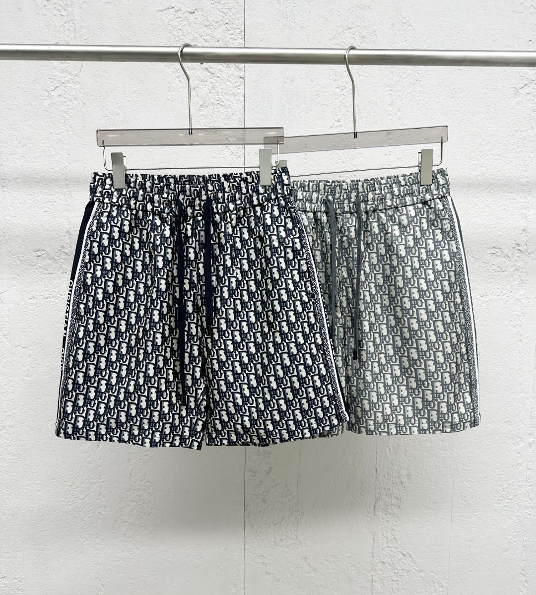 Dior Oblique Cotton Drawstring Shorts: Classic Pattern, Modern Style 2 o 1iqvik56a1do411dpqsv1ork1uvdr