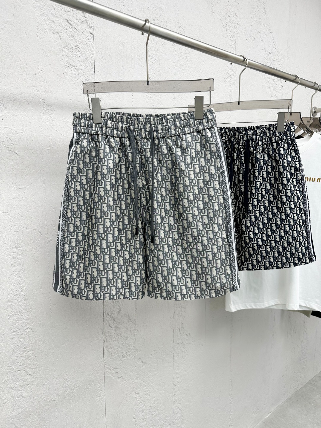 Dior Oblique Cotton Drawstring Shorts: Classic Pattern, Modern Style 5 o 1iqvik56c92cr5l1oq91egp1krru