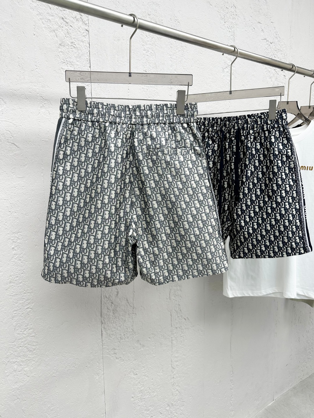 Dior Oblique Cotton Drawstring Shorts: Classic Pattern, Modern Style 6 o 1iqvik56c9iq1m7e1hbg4lt1lhrv