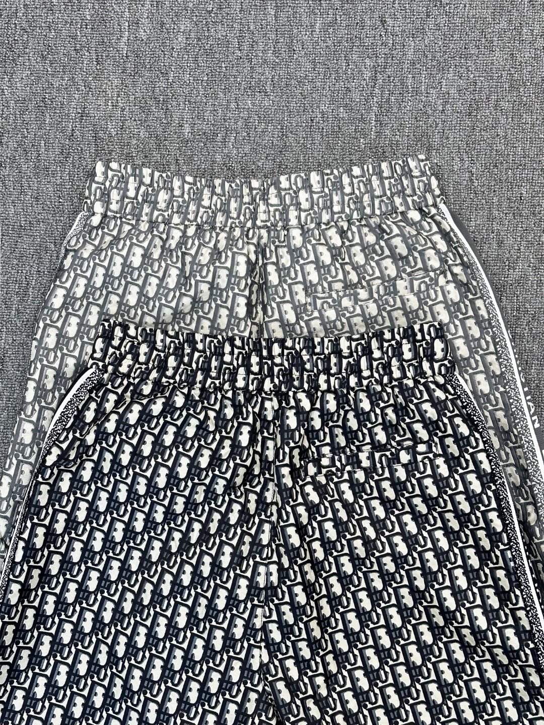Dior Oblique Cotton Drawstring Shorts: Classic Pattern, Modern Style 9 o 1iqvik56d1so51dlrl3b1jb3pon12