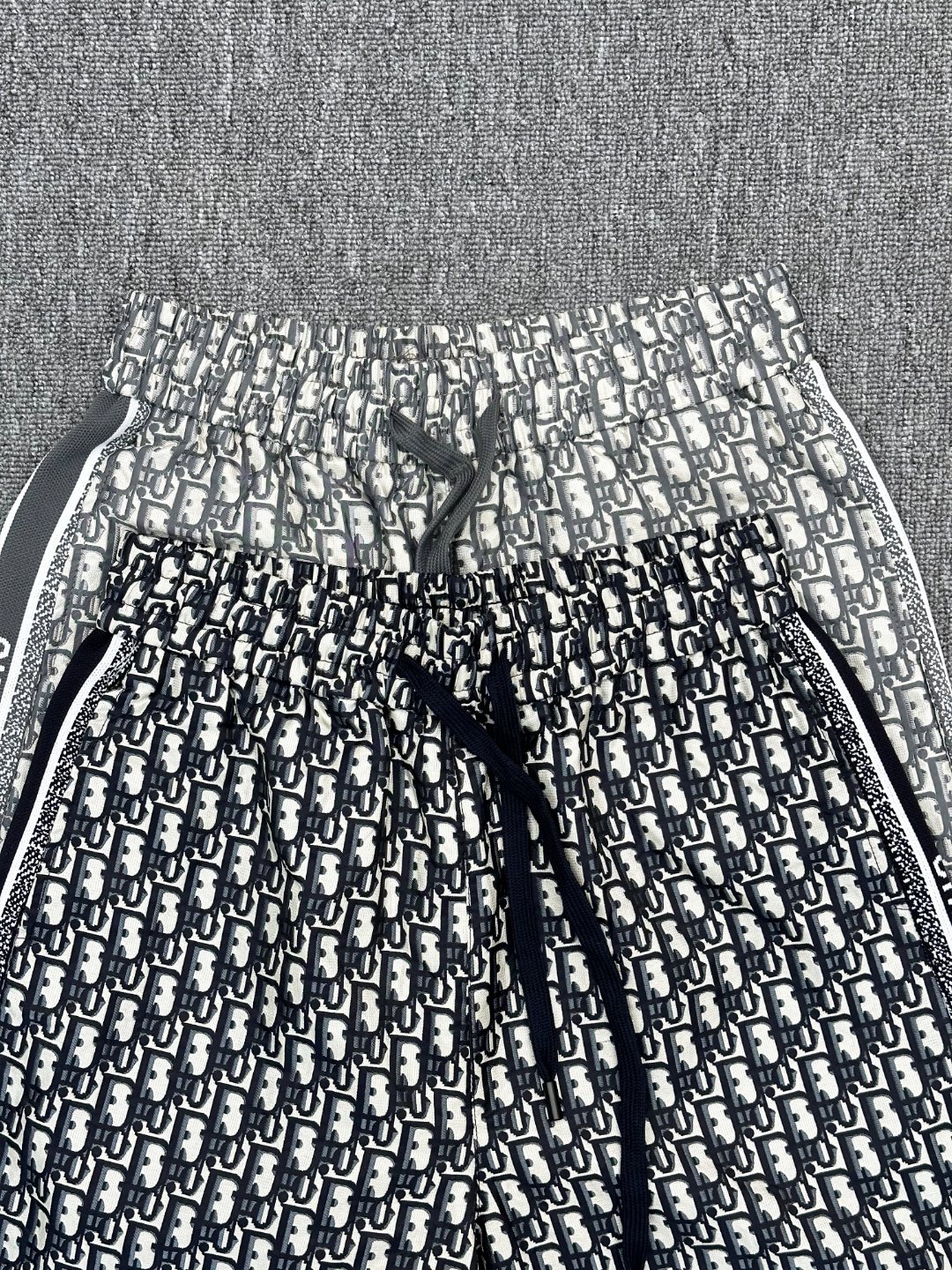 Dior Oblique Cotton Drawstring Shorts: Classic Pattern, Modern Style 7 o 1iqvik56dhskg7p7co10ao1m0410