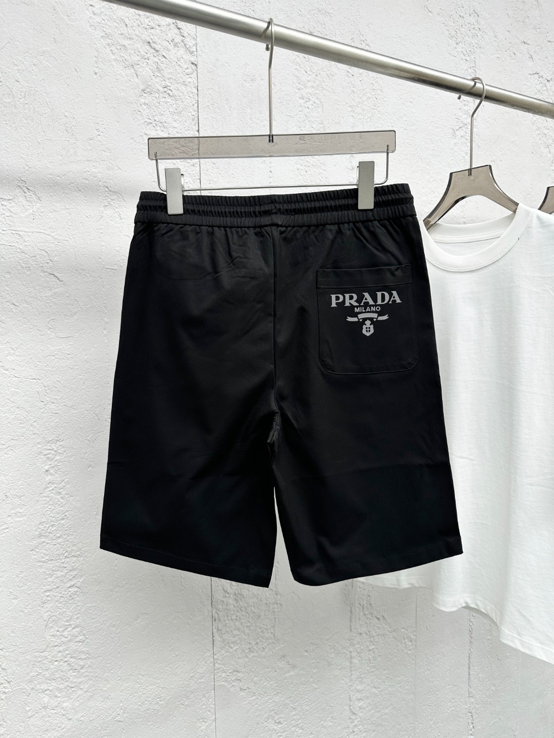 Men's Reflective Logo Print Black Twill Cotton Drawstring Shorts 3 o 1ir9r3tnm17ip1o95ed313ov11jl3q