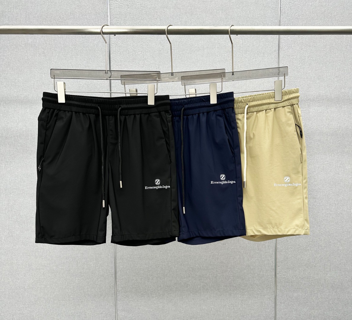 Ermenegildo Zegna Lightweight Cotton Reflective Logo Drawstring Shorts 2 o 1ita7og82qmt1inr20is4a3r30