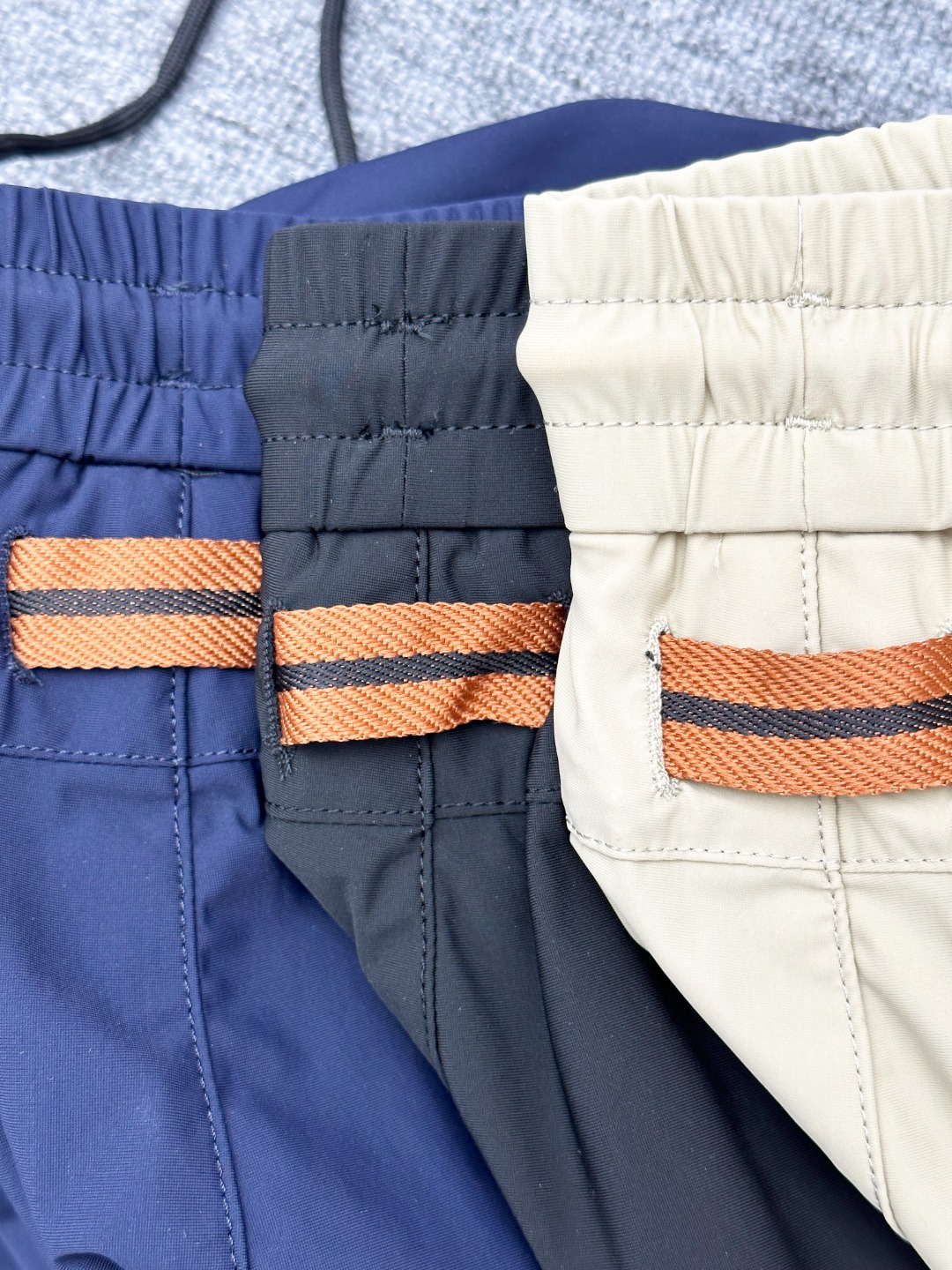 Ermenegildo Zegna Lightweight Cotton Reflective Logo Drawstring Shorts 8 o 1ita7og83n2edfdgdmj2a111o5