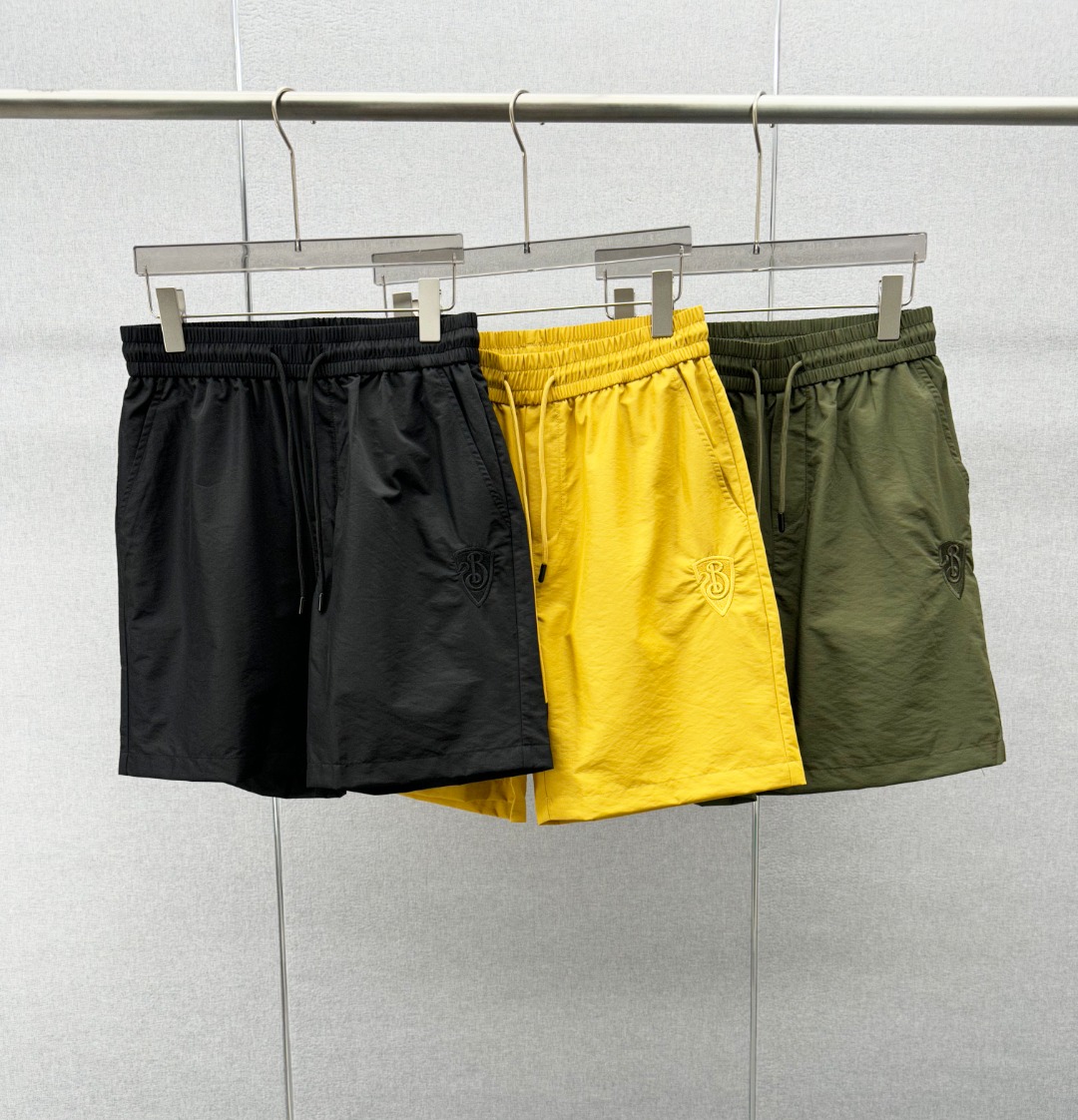 Burberry Men's Embroidered Logo Cotton Blend Drawstring Shorts 2 o 1itkd18qf1etg12mr1h3k1jsp1s4d0
