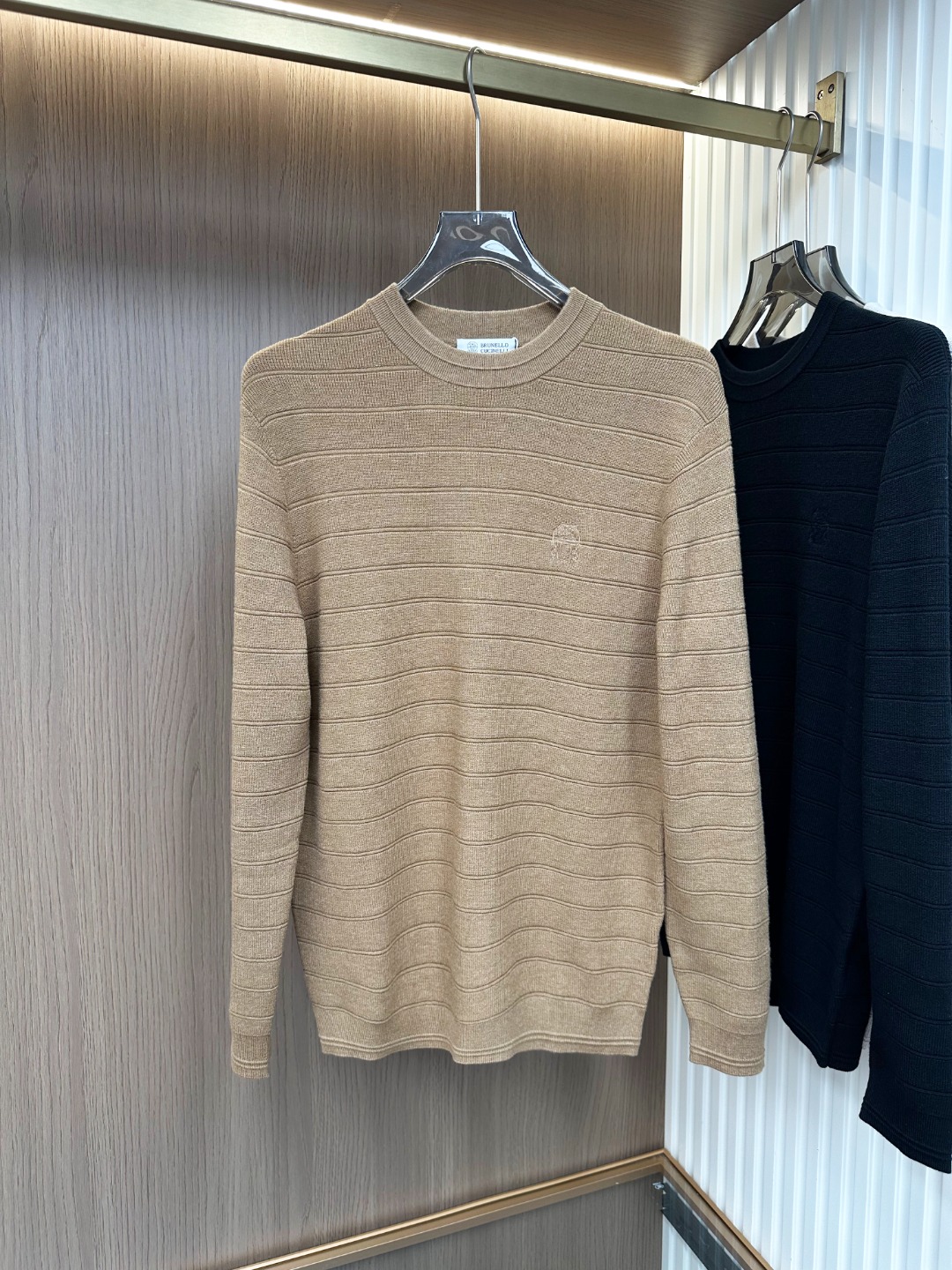 NO:681352,Brown details~,,19860909咖啡色细节~,,,Men's clothing