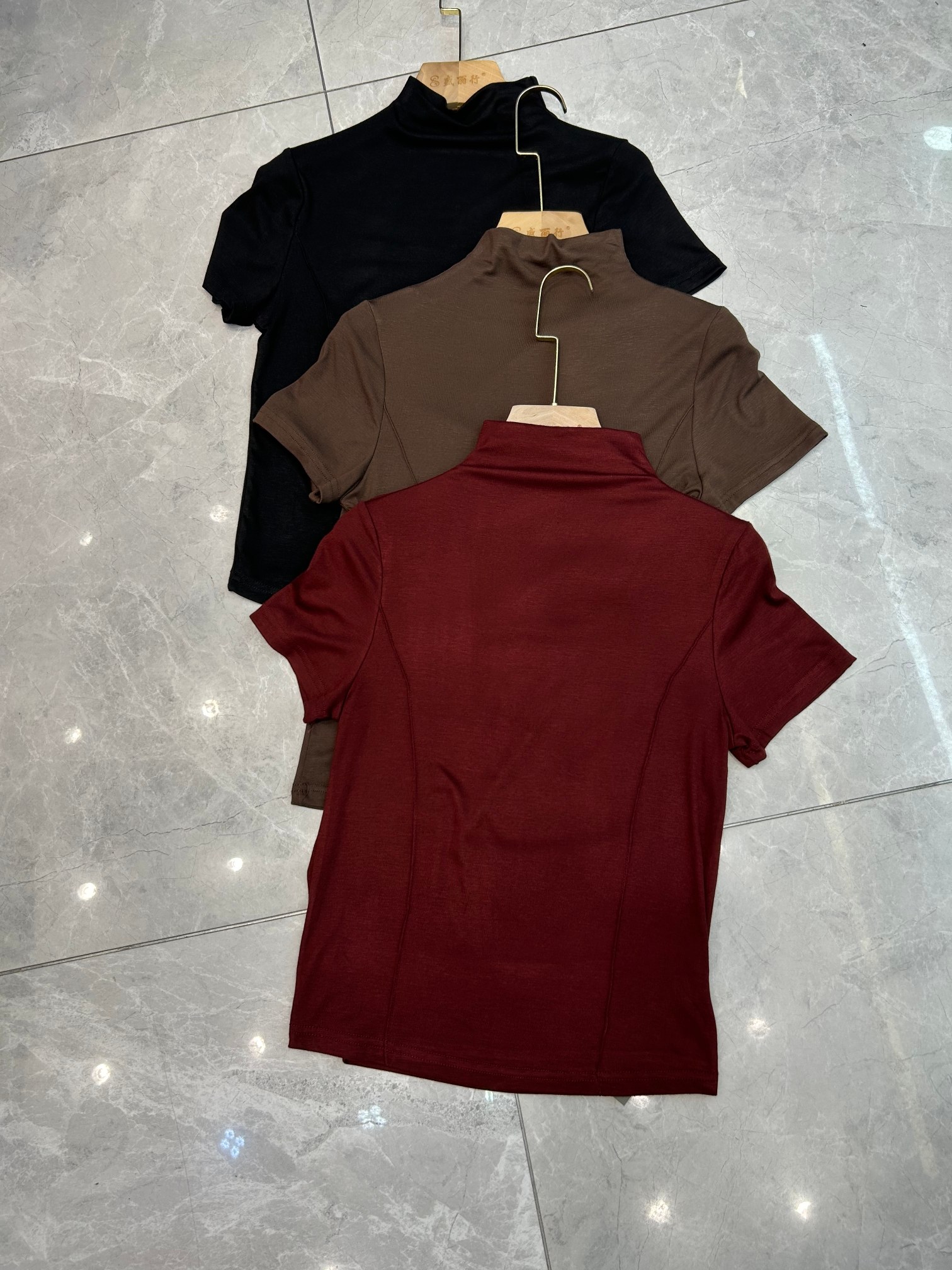 High-end YSL-Packaged Female T-shirts: M-XXL Sizes, Black/Green, Limited Stock - 图片 4