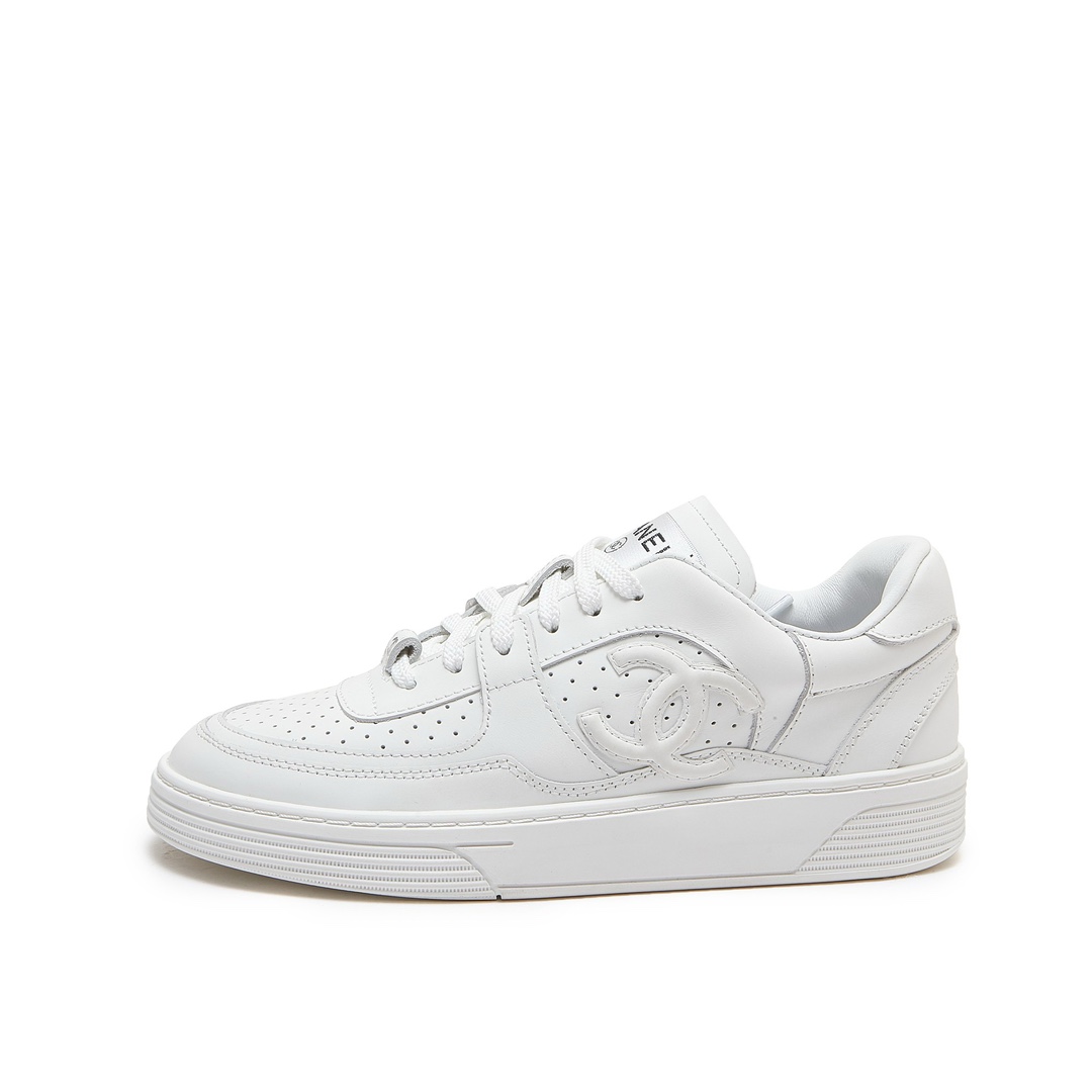 ¡Sin ganancias a precio real! Chanel Chanel - Zapatillas casual con encimera 2024 Este diseño clásico; la parte superio…