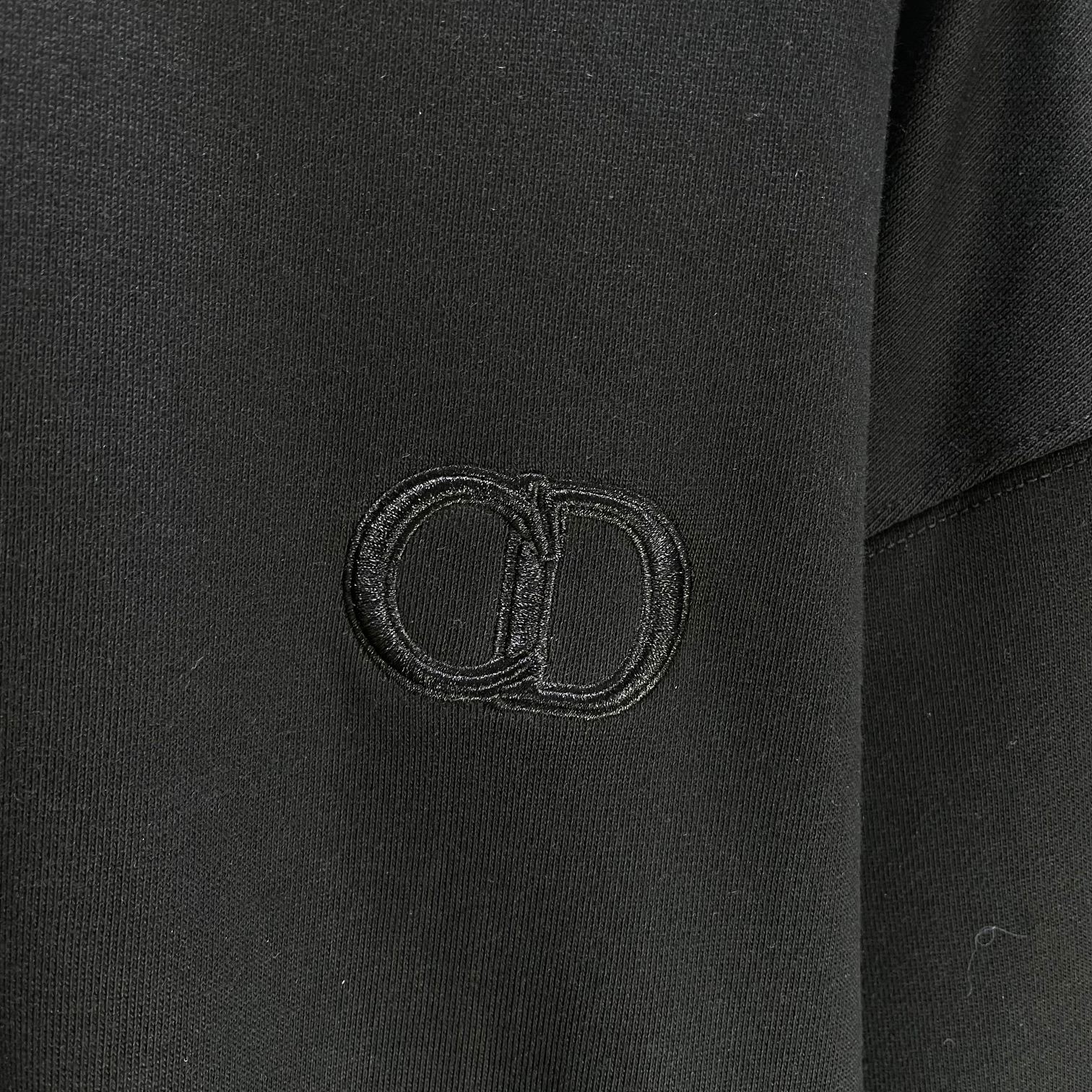 “CJCR 2024 Winter Collection: Cotton-Crunches with Logo Embroidery in Black and White” - 图片 5