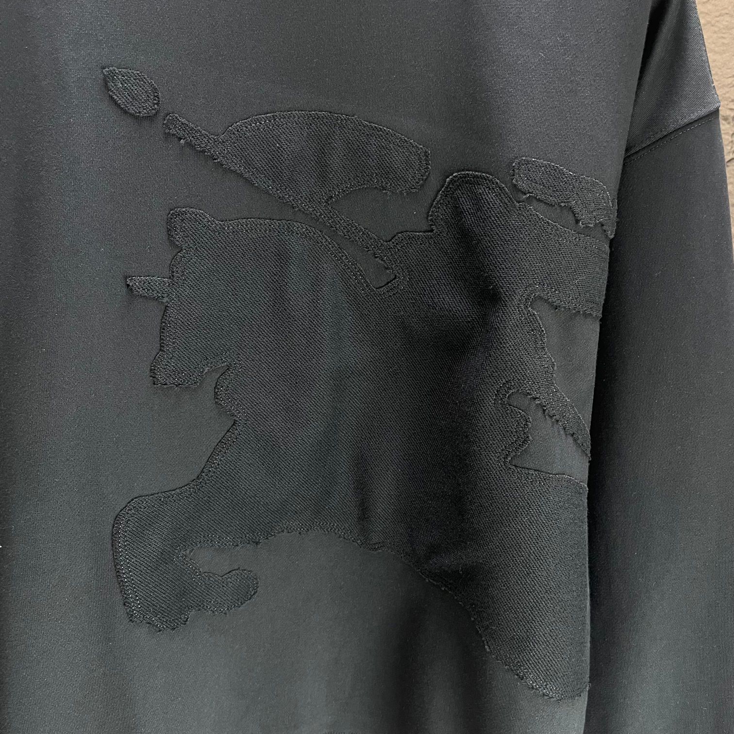 “2024 BUR Barbara Cotton-Crunches Winter Jacket in Black and White” - 图片 5