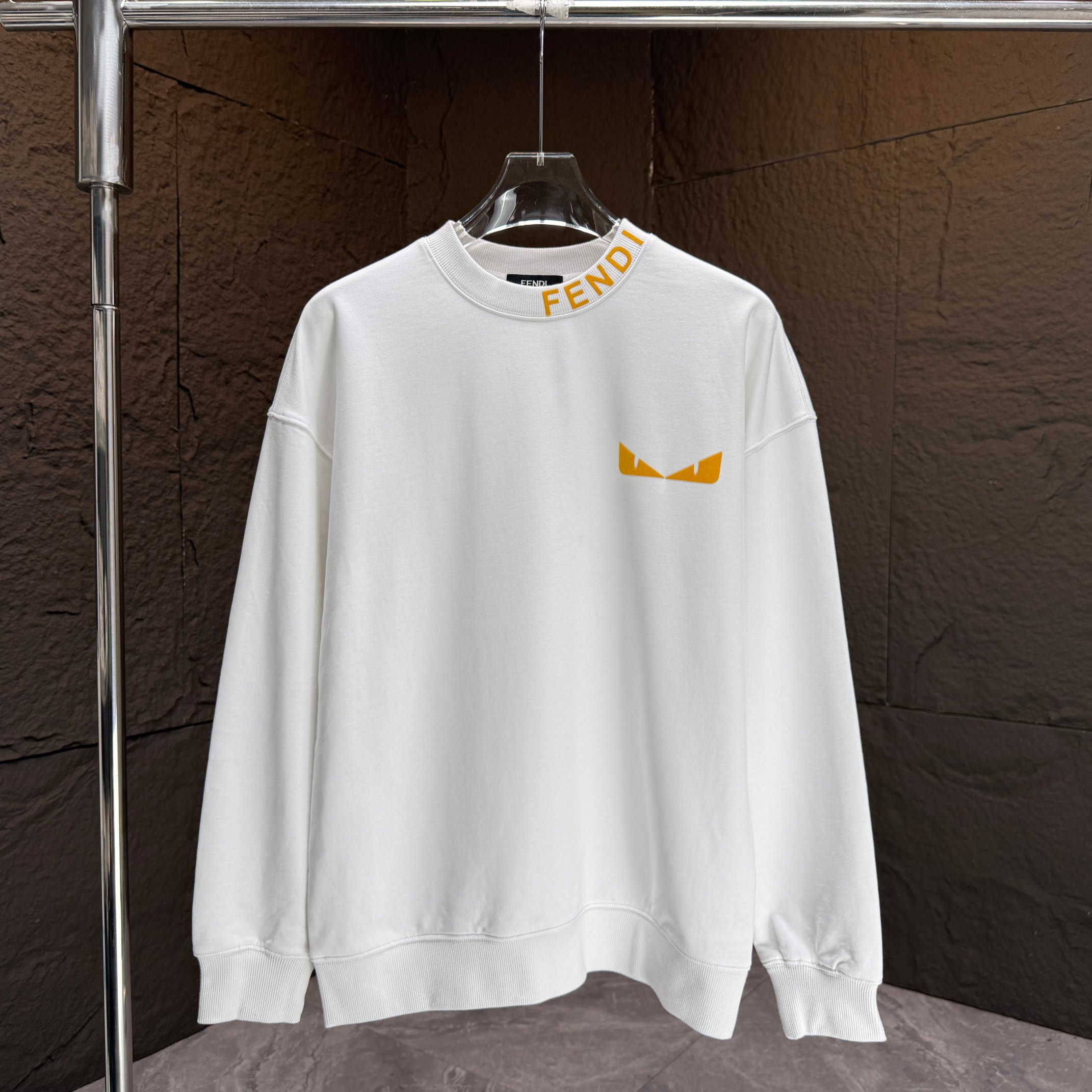 FEND* Fendi* Sudadera de cuello redondo nueva de otoño/invierno 2025, 400g de algodón puro con logo de letras y flockin…