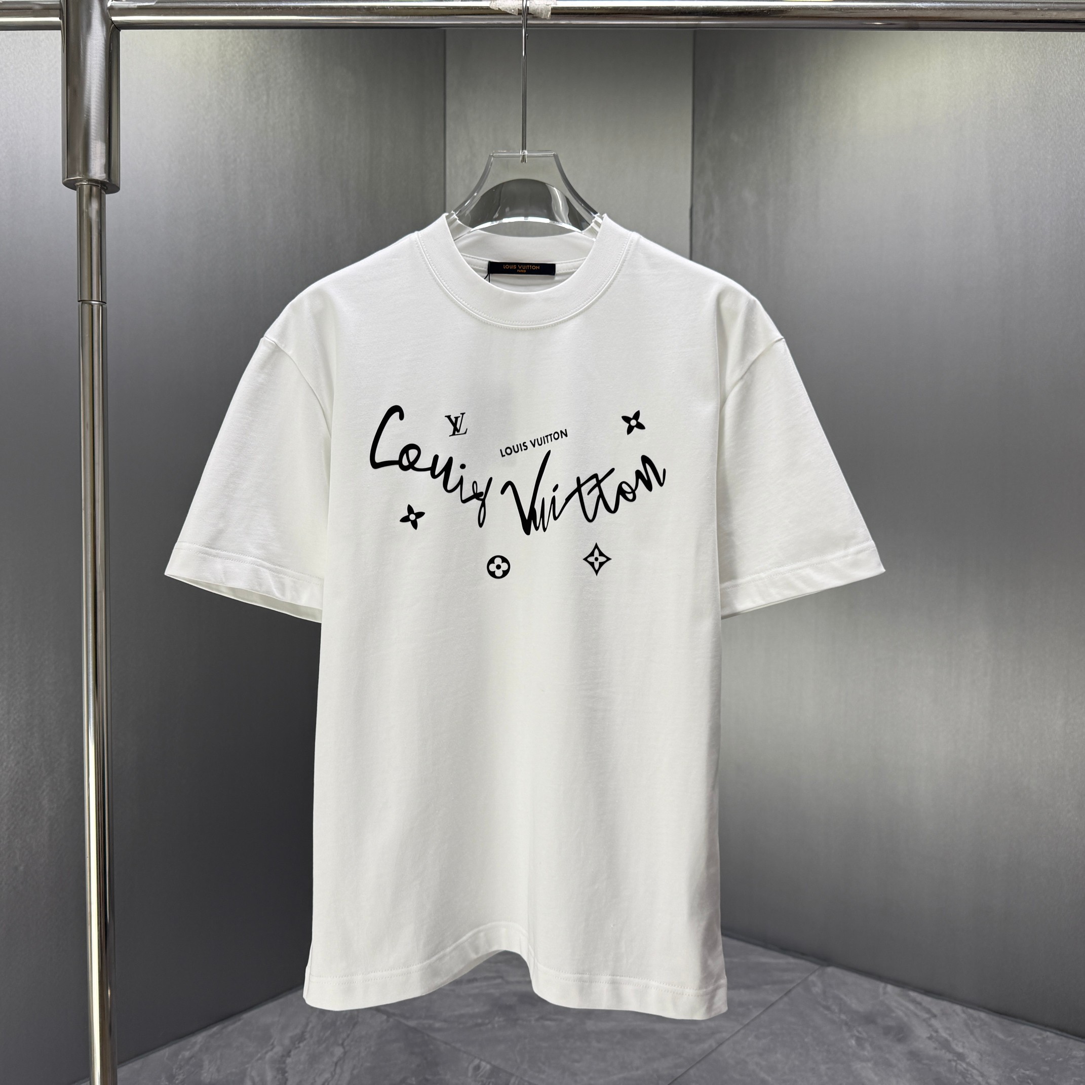 P70 LOUIS * Louis LV * 2026 primavera y verano nueva camiseta de manga corta Logotipo de letra de algodón puro personal…