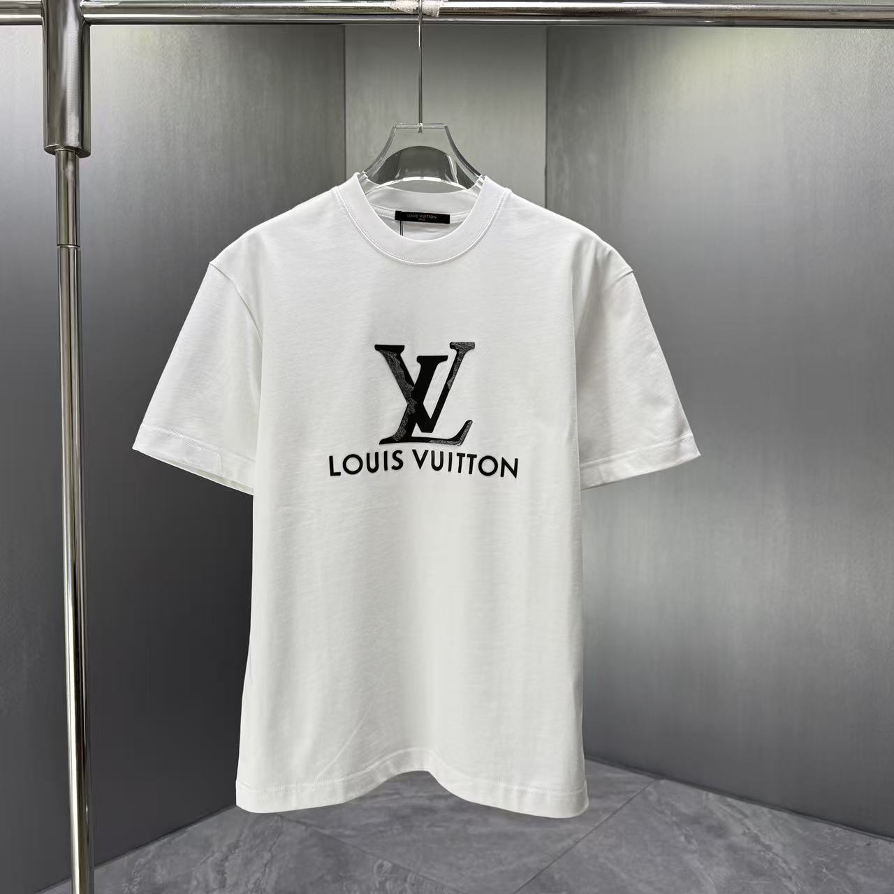 P75 LOUIS * Louis LV * 2026 primavera y verano nueva camiseta de manga corta Logotipo de letra de algodón puro personal…
