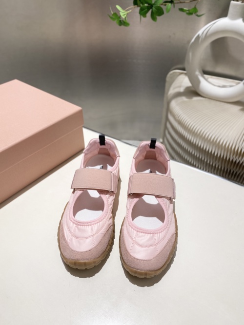 Miu Miu Women's Pink Canvas Low-Top Sneakers with Touch-Strap Fastening 1 Miu Miu Women's Pink Canvas Low-Top Sneakers with Touch-Strap Fastening