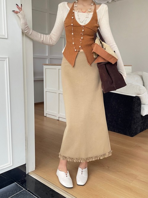 Elegant Wool Blend Straight Skirt with Lace Hem - Slim Fit, Timeless Style 1 Elegant Wool Blend Straight Skirt with Lace Hem - Slim Fit, Timeless Style