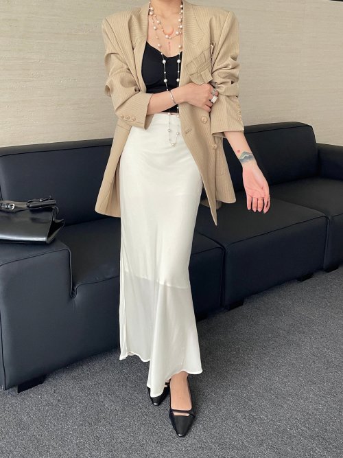 Elegant Silk Velvet Mermaid Skirt - Versatile and Slimming Long Skirt 1 Elegant Silk Velvet Mermaid Skirt - Versatile and Slimming Long Skirt
