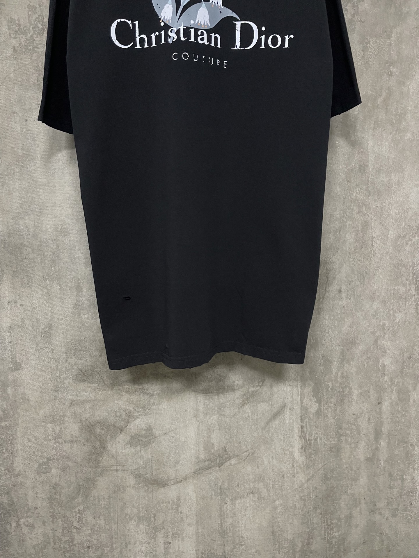 Dior Dior迪奥25ss CD铃兰印花做旧破洞短袖T恤