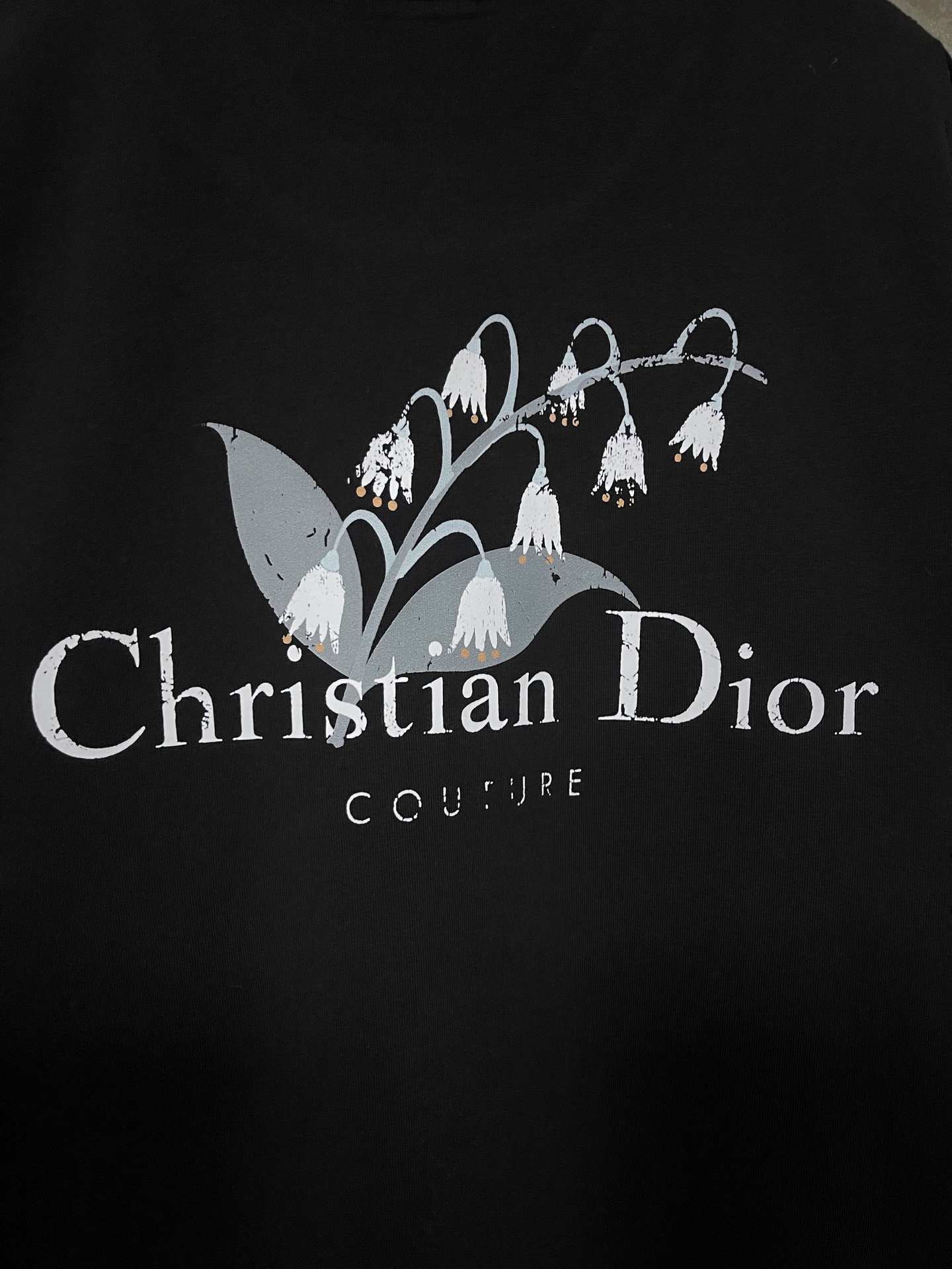 Dior Dior迪奥25ss CD铃兰印花做旧破洞短袖T恤