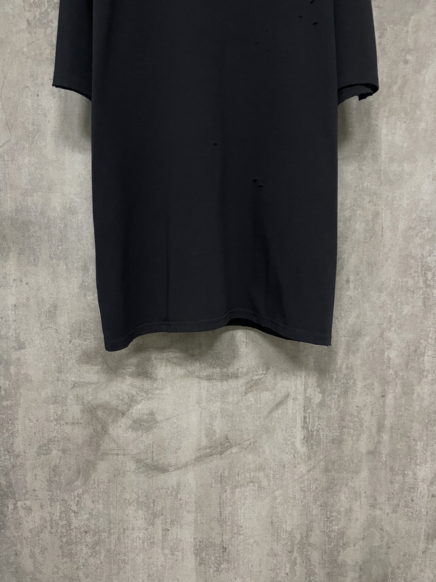 Dior Dior迪奥25ss CD铃兰印花做旧破洞短袖T恤
