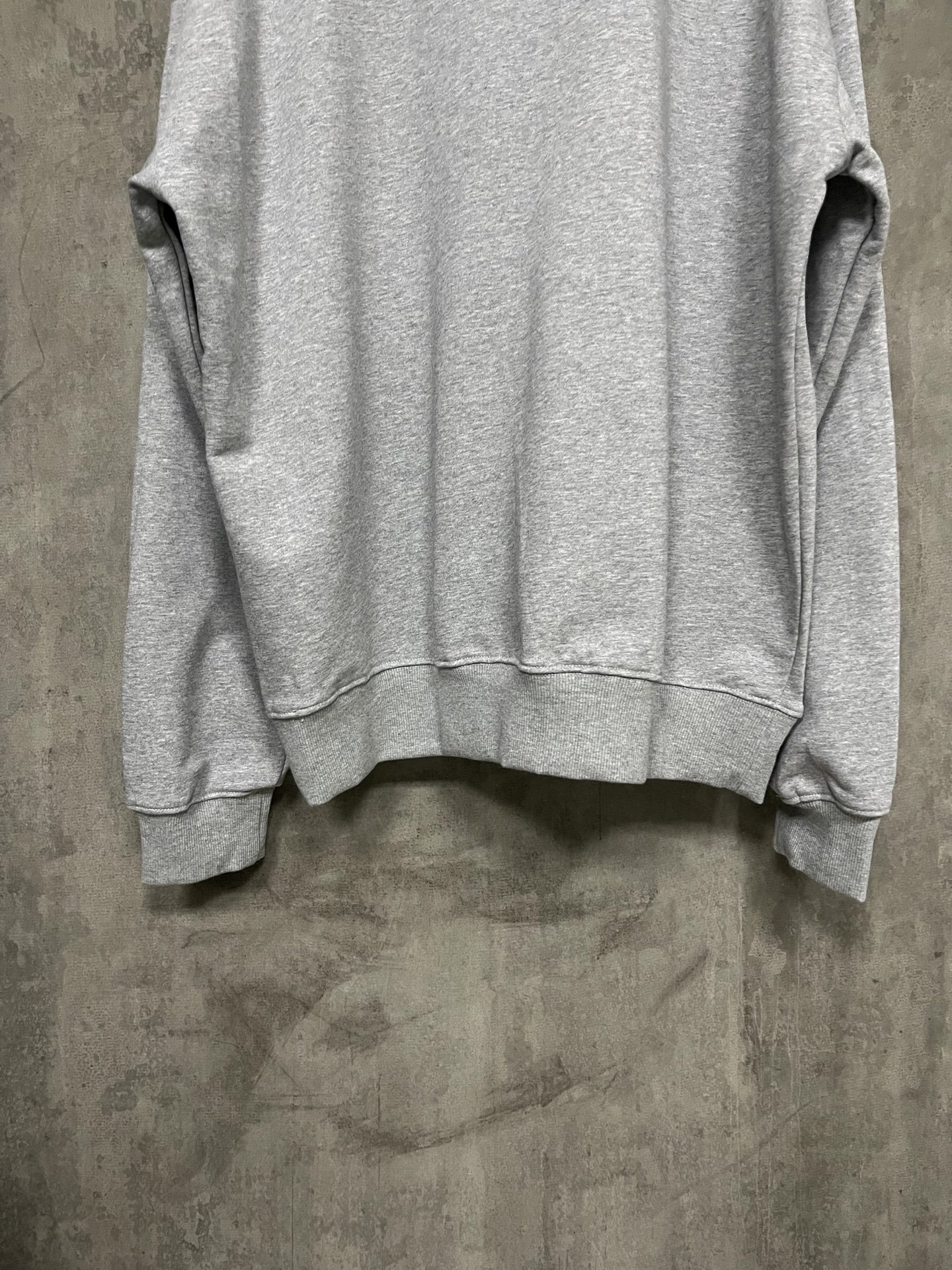 Elegant Quarter-Zip Sweatshirt - Soft Fleece, CD Logo, Unisex Style, Gray 7 i1751636645681 9355 0 7