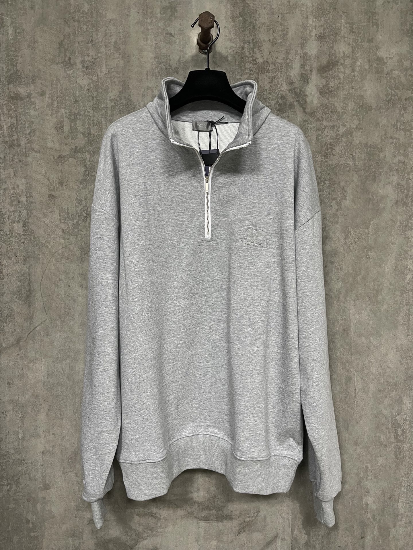 Elegant Quarter-Zip Sweatshirt - Soft Fleece, CD Logo, Unisex Style, Gray 2 i1751636660069 4057 0 0