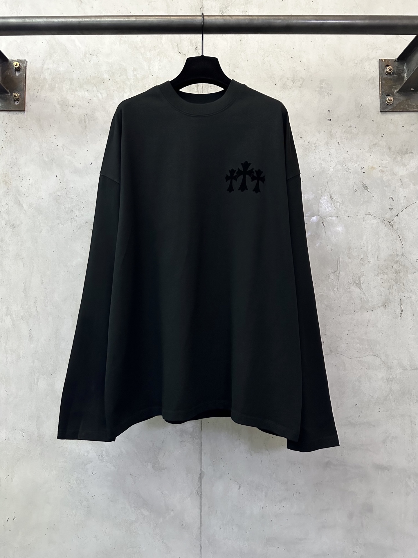 Chrome Hearts Flocked Logo Long Sleeve T-Shirt Heavyweight Cotton Black 1 i1758109033396 5824 0 0