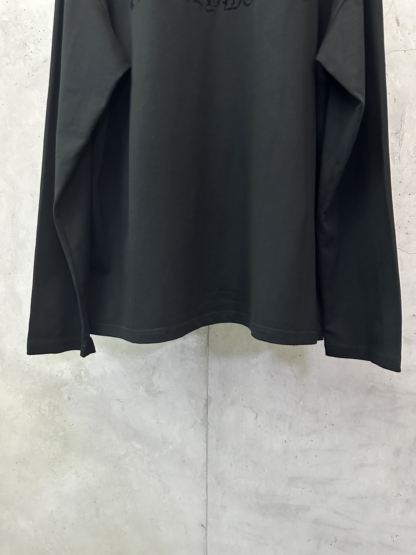 Chrome Hearts Flocked Logo Long Sleeve T-Shirt Heavyweight Cotton Black 6 i1758109033433 2225 0 5