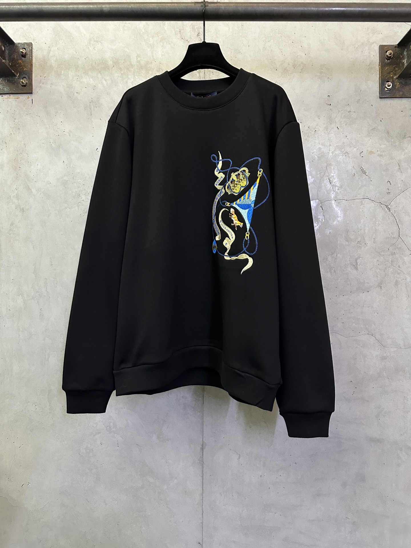 Louis Vuitton LOUIS VUITTON 26SS LV圆领进口刺绣长袖针织衫