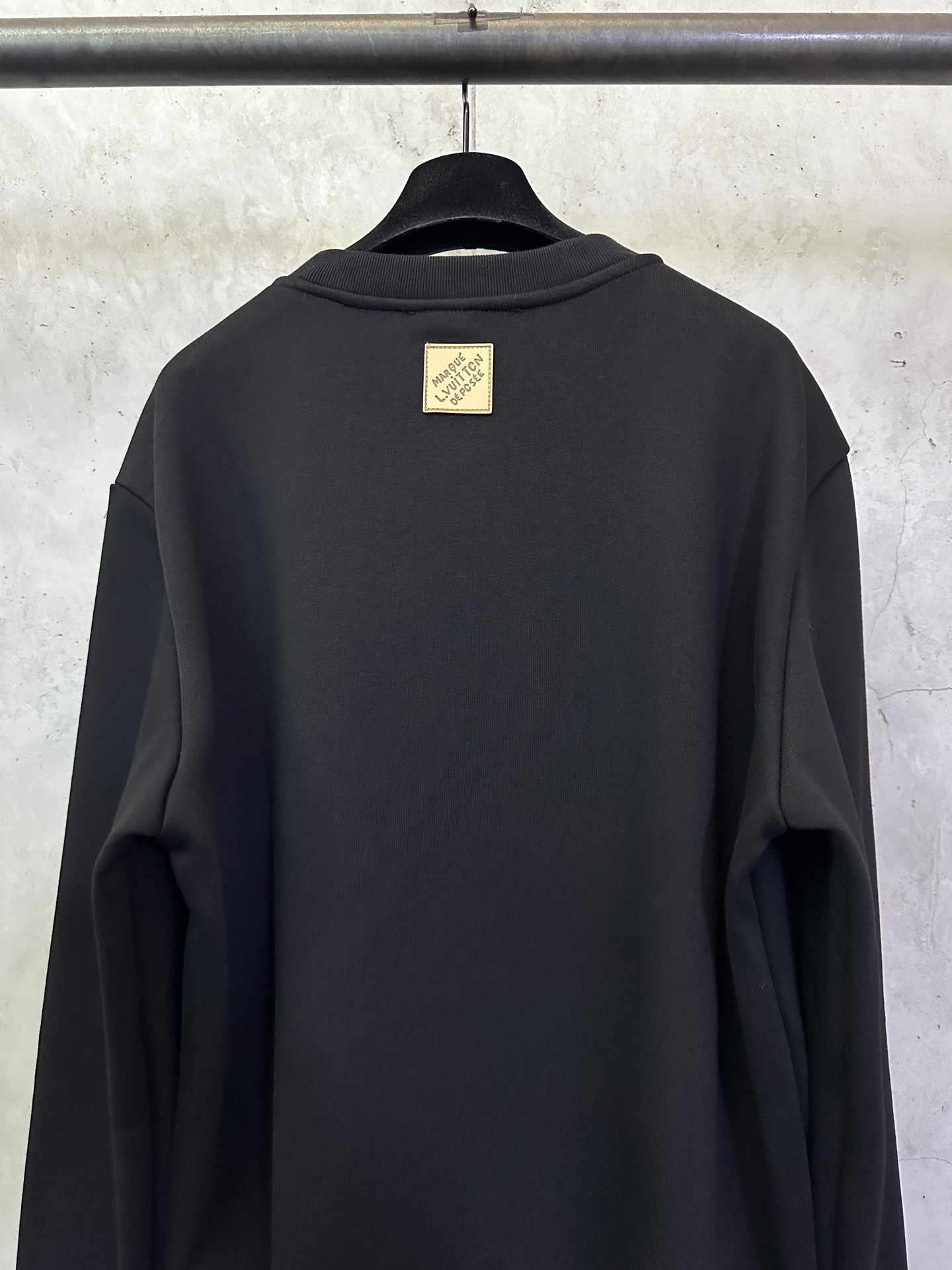 Louis Vuitton LOUIS VUITTON 26SS LV圆领进口刺绣长袖针织衫
