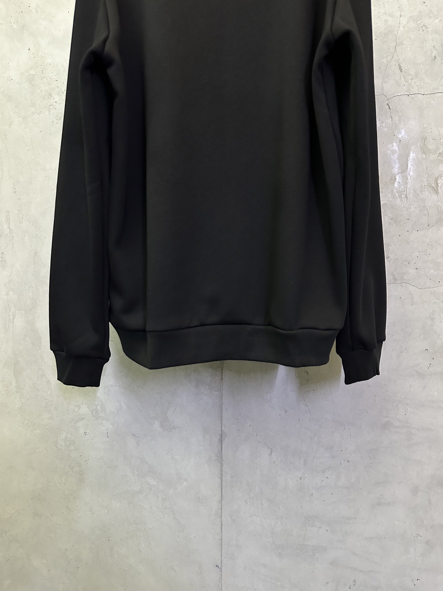 Louis Vuitton LOUIS VUITTON 26SS LV圆领进口刺绣长袖针织衫