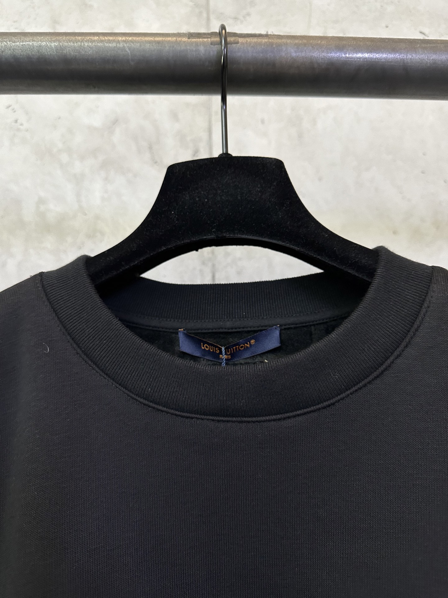 Louis Vuitton LOUIS VUITTON 26SS LV圆领进口刺绣长袖针织衫
