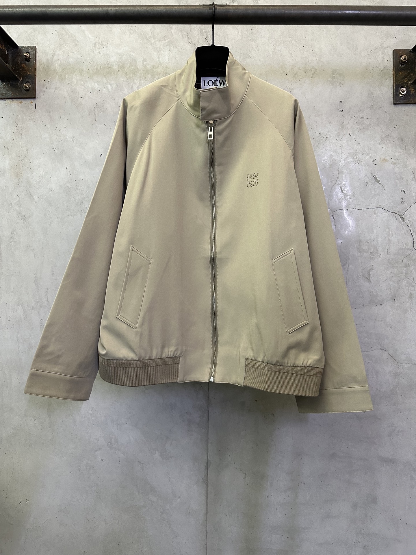 Loewe LOEWE罗意威 ss25 丝光羊毛刺绣外套