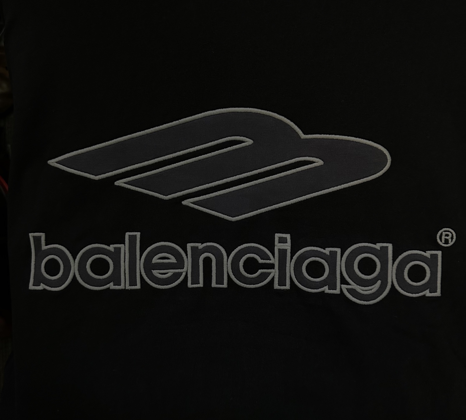 Balenciaga Balenciaga 巴黎世家 FW25 FOOTBALL系列3m刺绣V领落肩足球衣长袖t恤