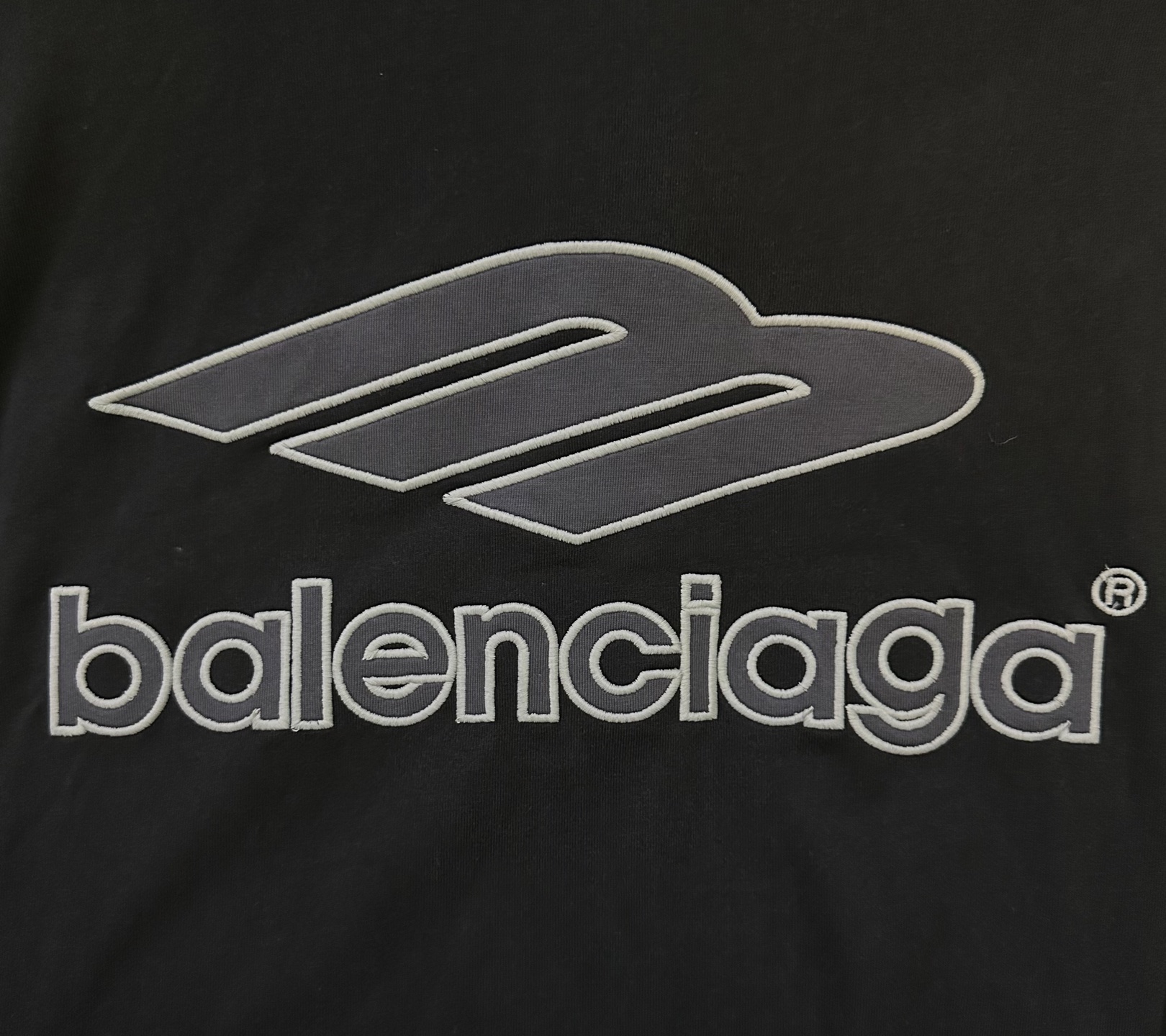 Balenciaga Balenciaga 巴黎世家 FW25 FOOTBALL系列3m刺绣V领落肩足球衣长袖t恤