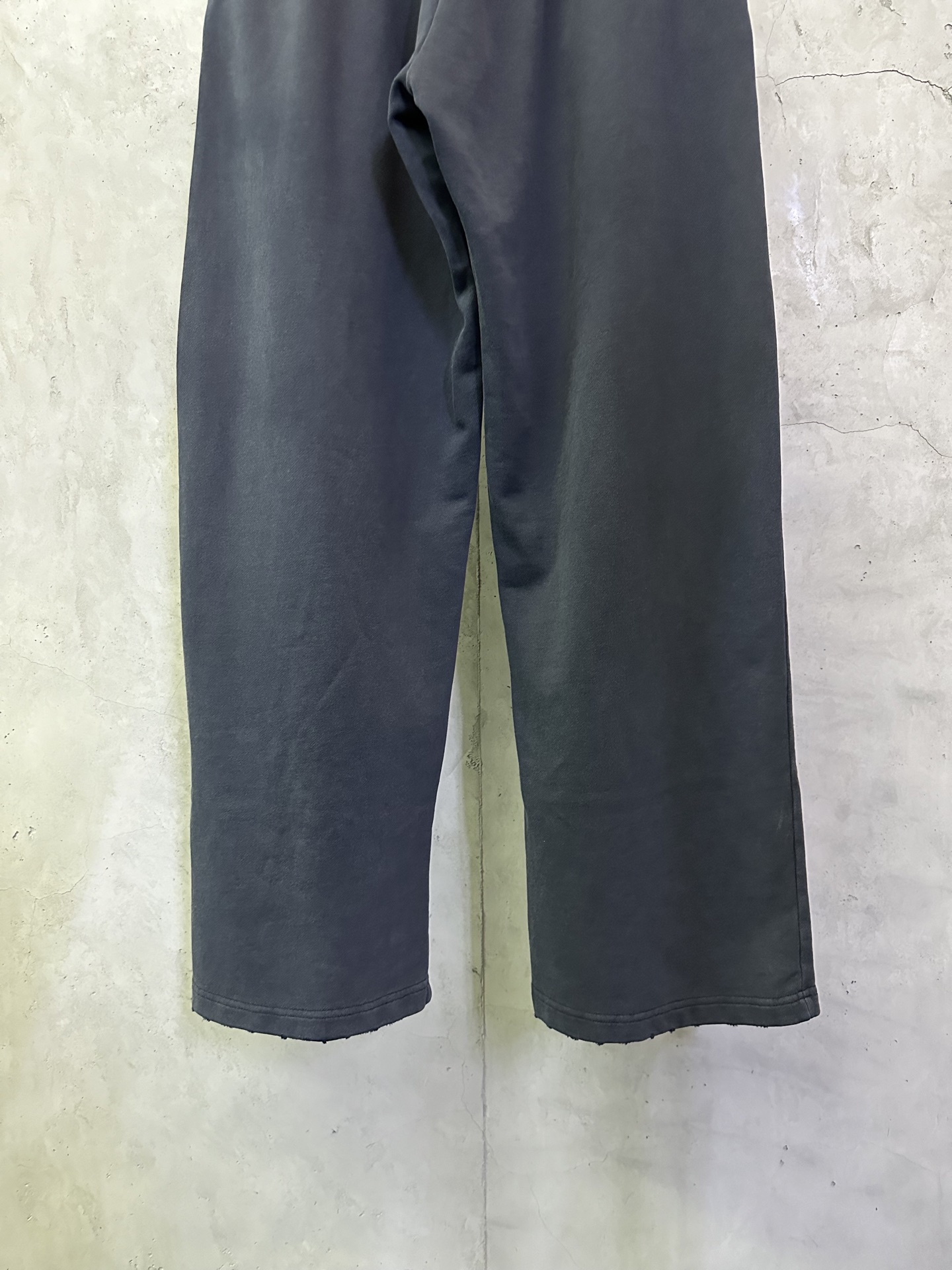 Balenciaga Balenciaga 巴黎世家 25ss 胶带字母印花休闲裤