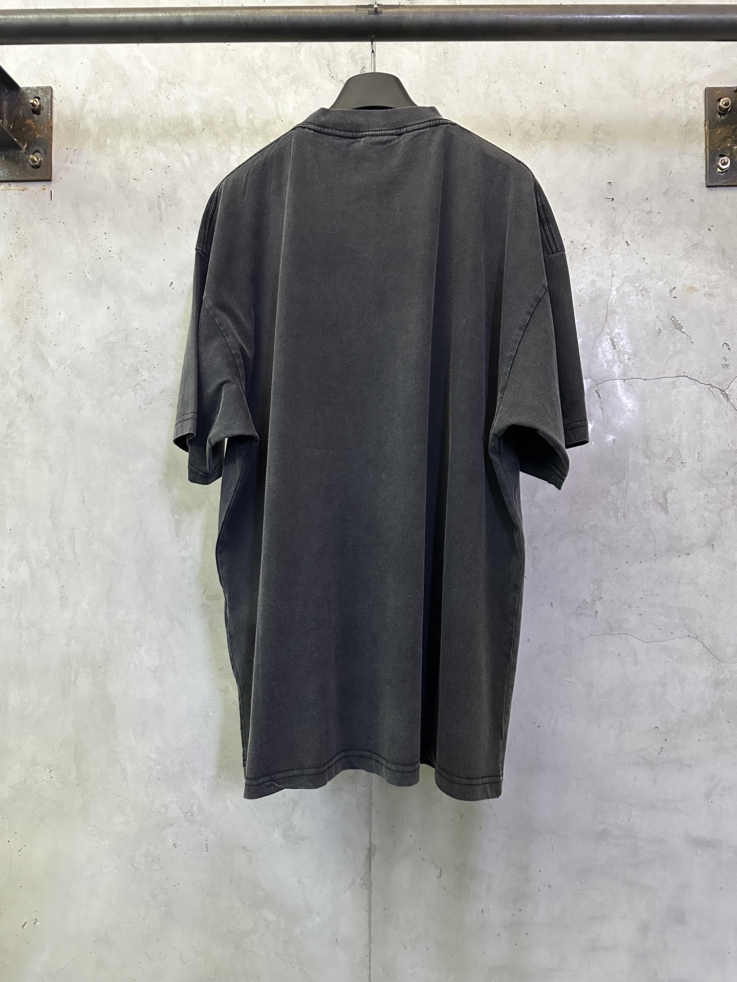 Balenciaga Balenciaga 巴黎世家 25ss 单环烟雾洗水做旧短袖T恤