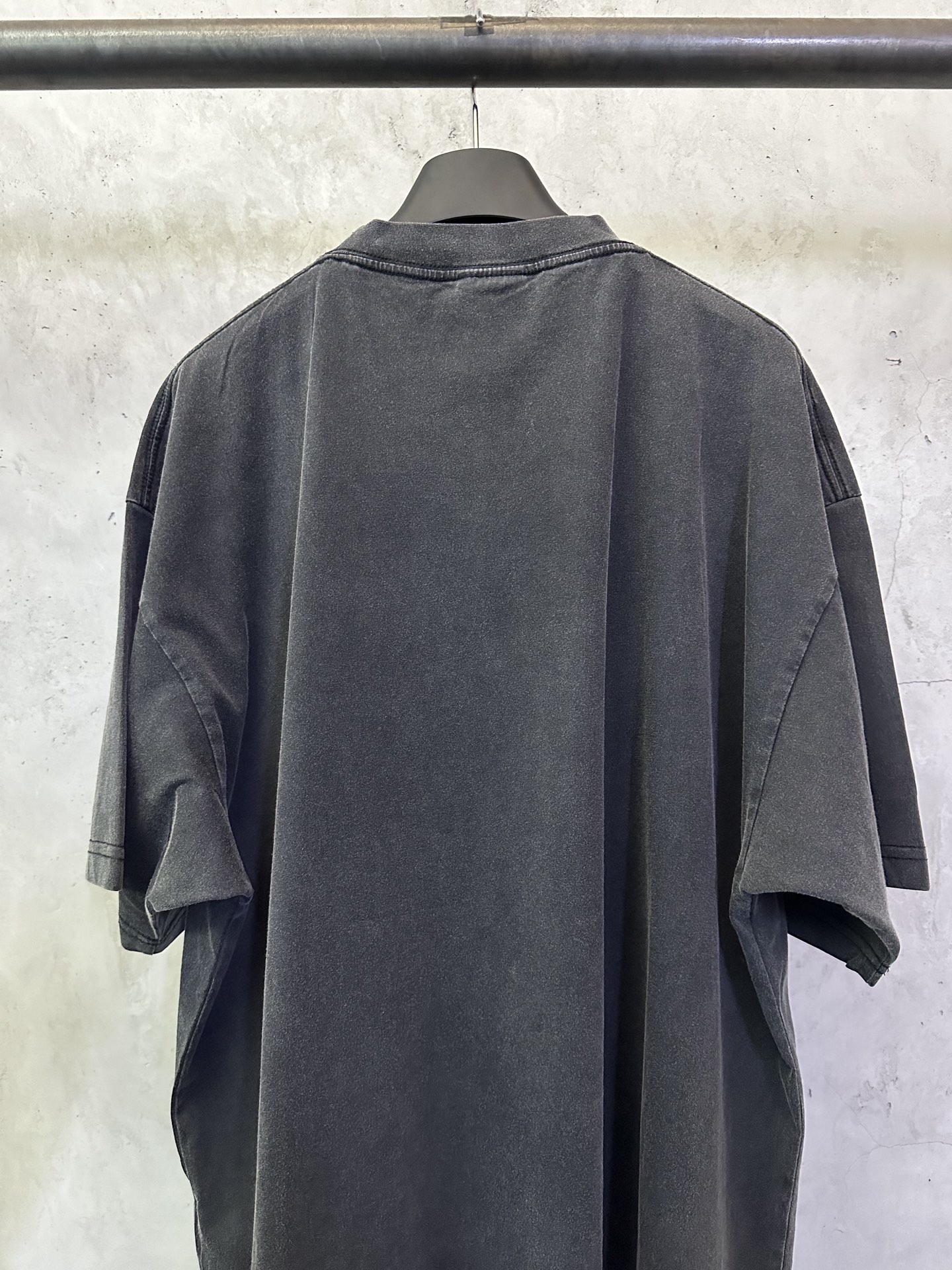 Balenciaga Balenciaga 巴黎世家 25ss 单环烟雾洗水做旧短袖T恤