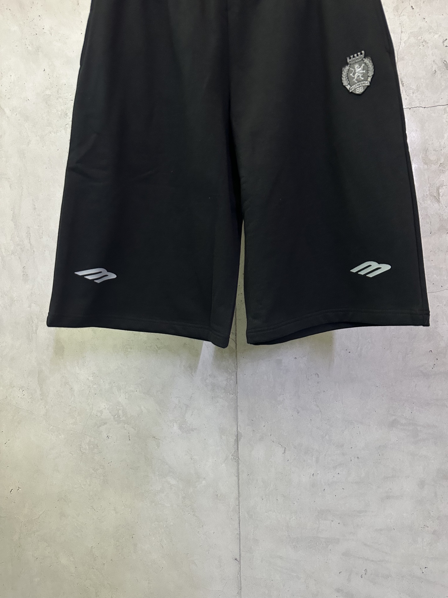Balenciaga Balenciaga 巴黎世家 26ss Football系列3m刺绣七分休闲裤