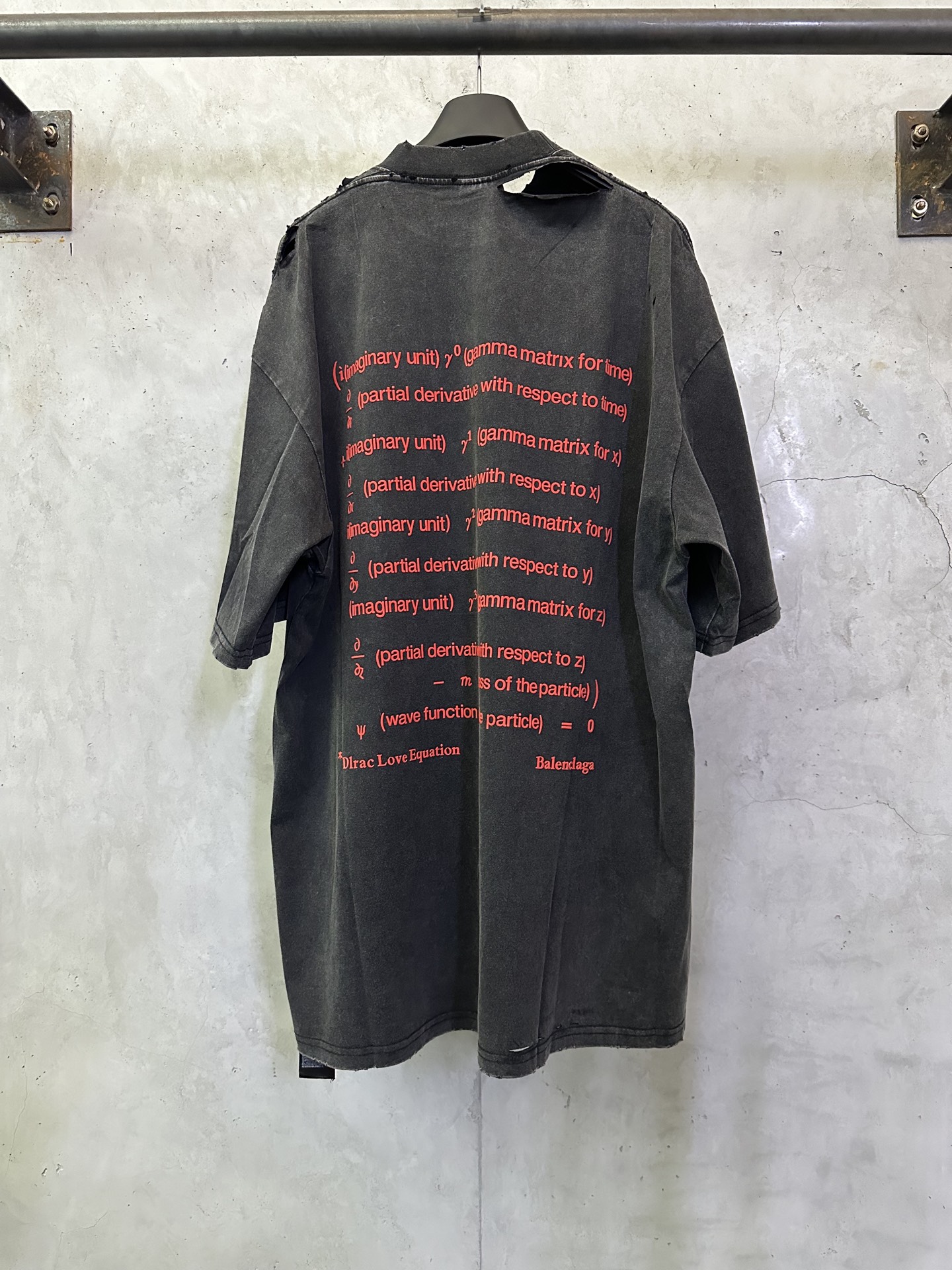 Balenciaga Balenciaga 巴黎世家 26ss 情人节款洗水做破短袖T恤