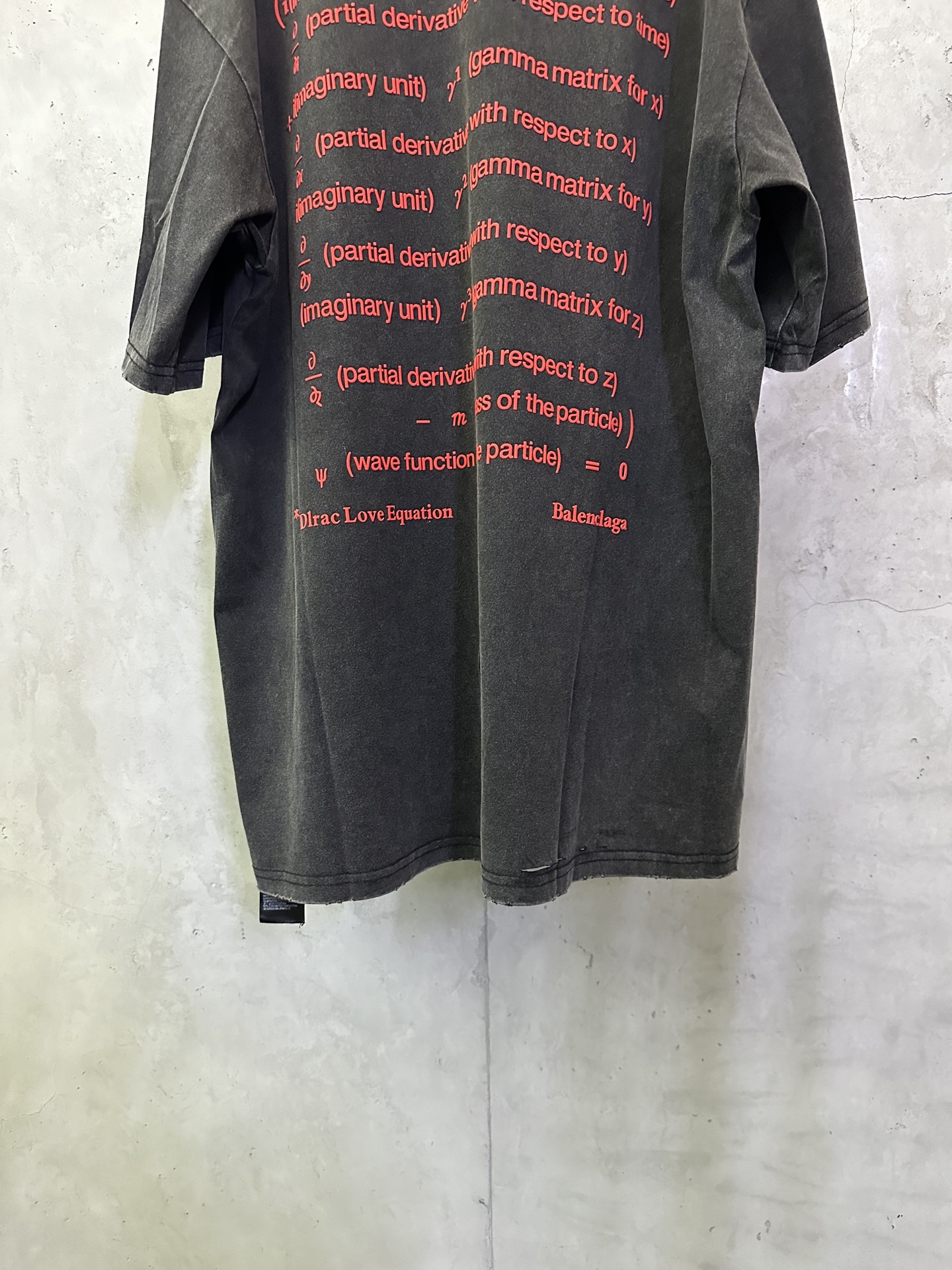 Balenciaga Balenciaga 巴黎世家 26ss 情人节款洗水做破短袖T恤