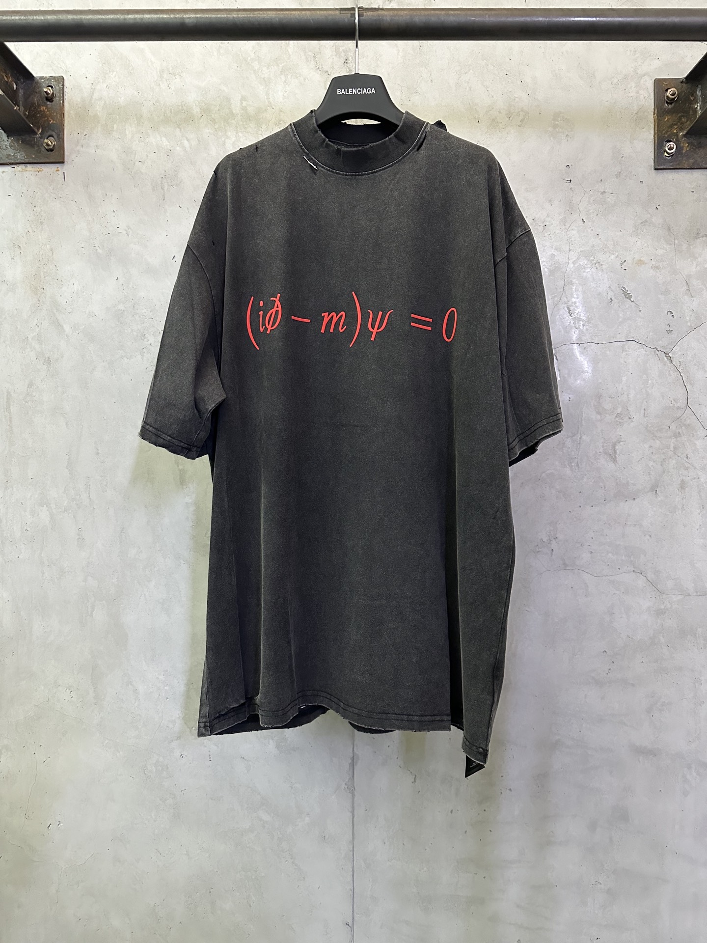 Balenciaga Balenciaga 巴黎世家 26ss 情人节款洗水做破短袖T恤