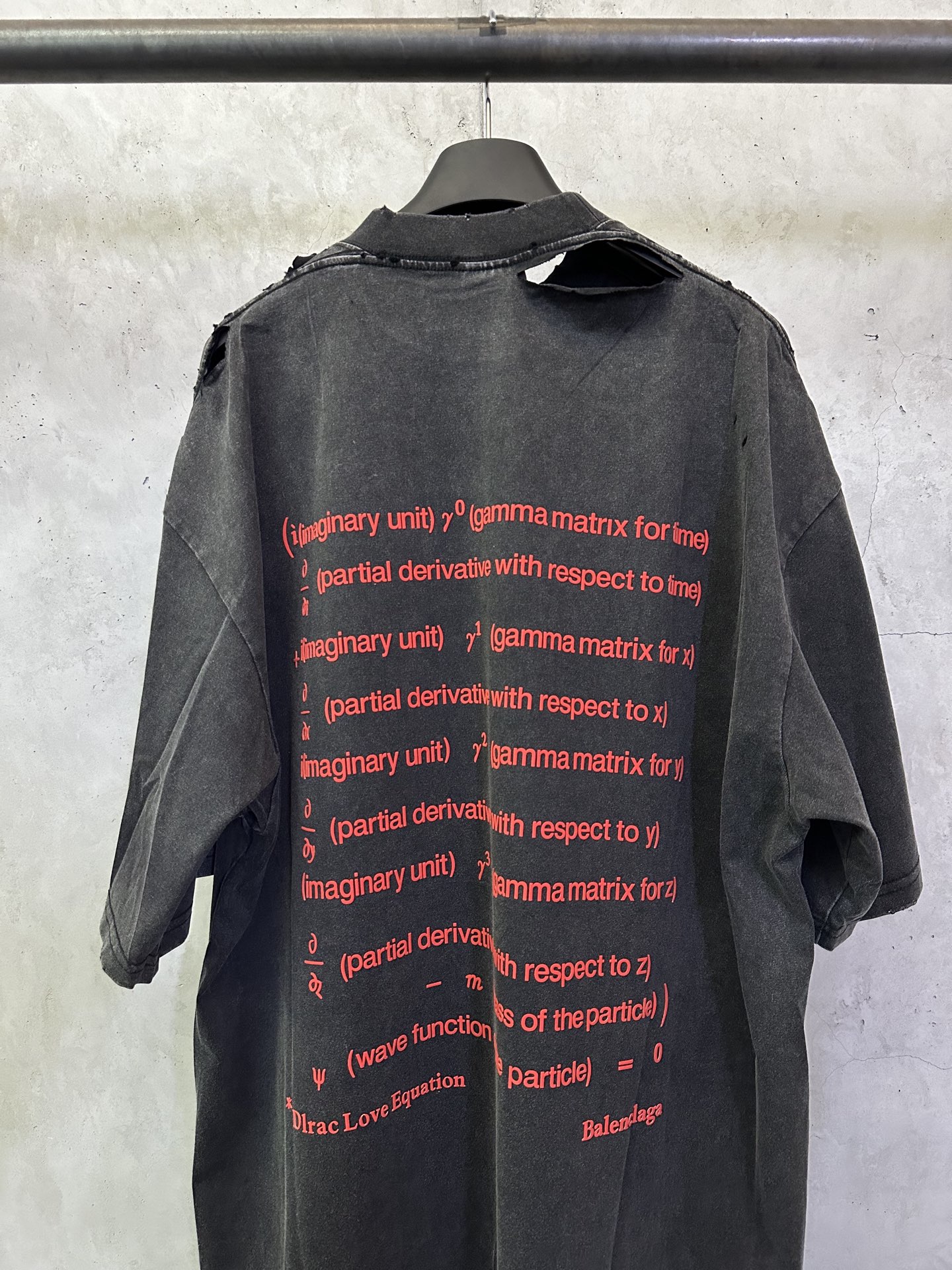 Balenciaga Balenciaga 巴黎世家 26ss 情人节款洗水做破短袖T恤