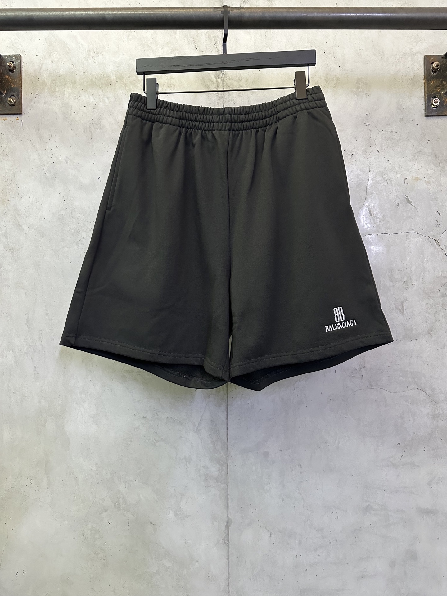 P130 Balenciaga Paris 25ss pantalones cortos casuales con nuevo logo bordado doble B. Tejido: tejido de sudadera de alt…