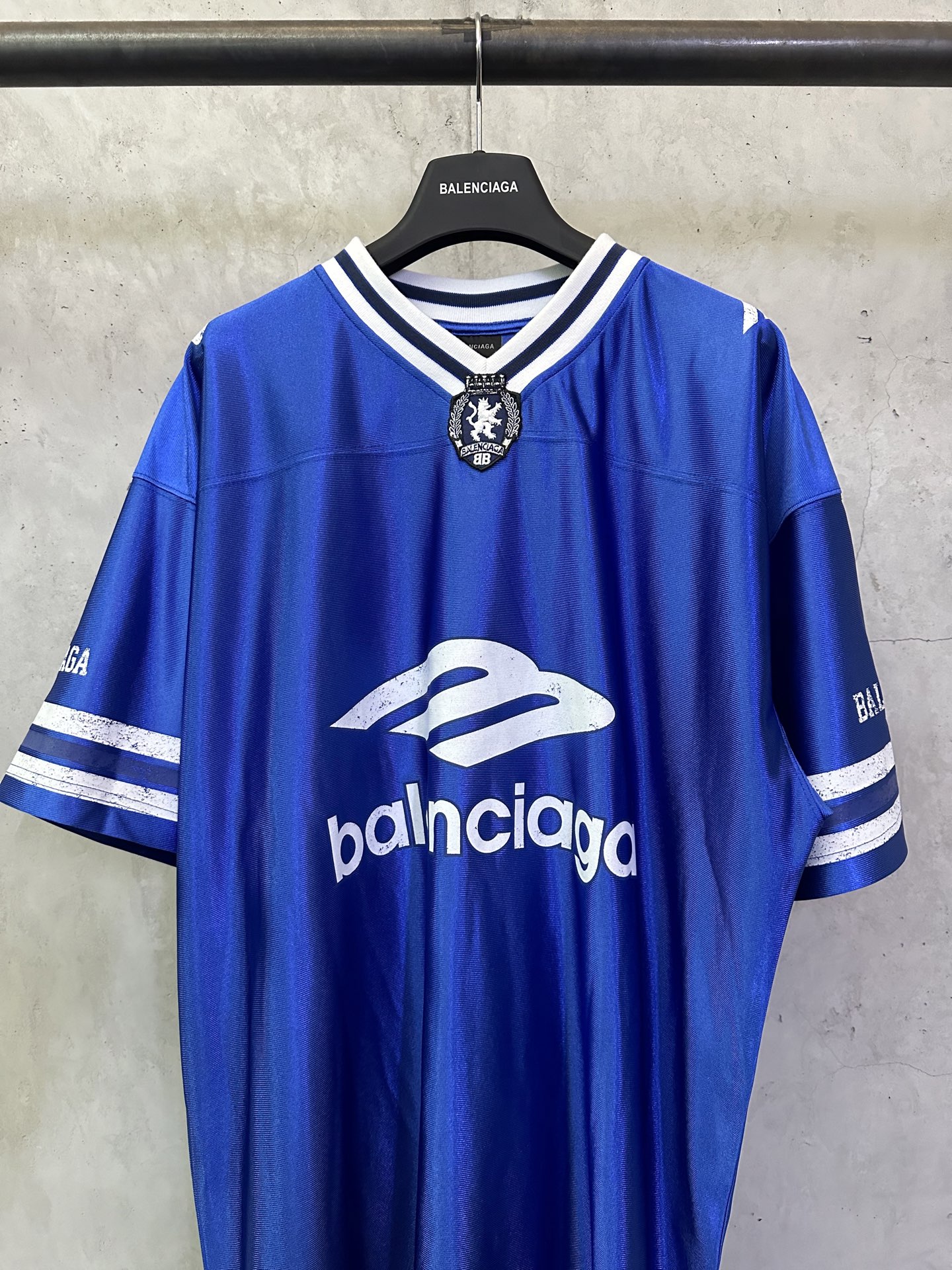 Balenciaga Balenciaga 巴黎世家 FW26 橄榄球系列3m球衣V领短袖T恤