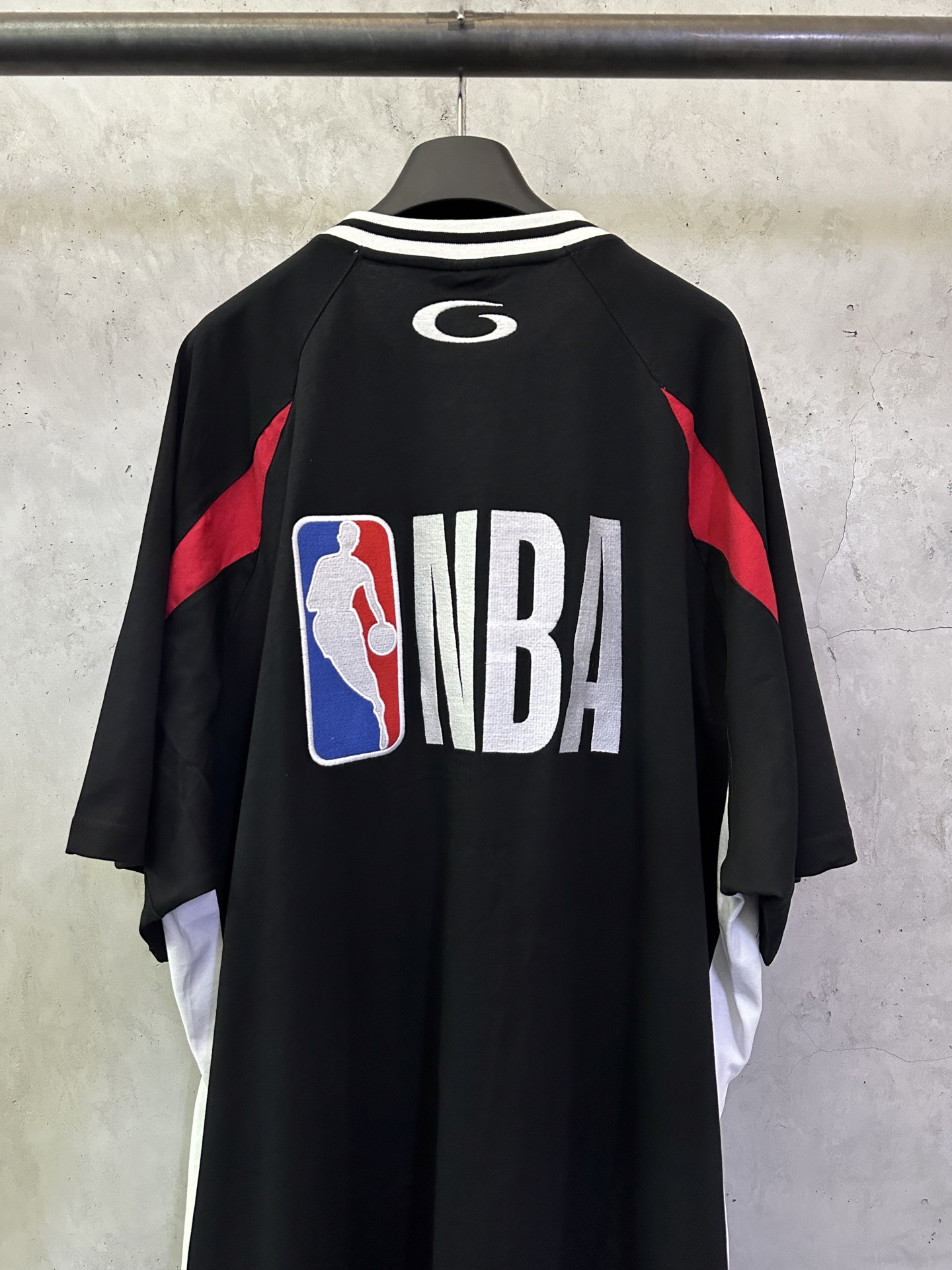 Balenciaga Balenciaga 巴黎世家 FW26 NBA联名系列10号球衣V领篮球衣短袖t恤