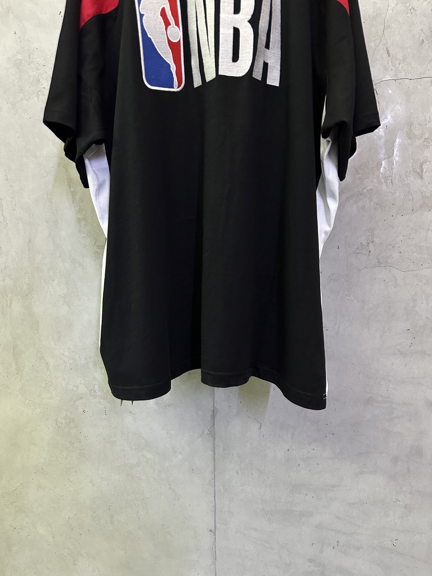 Balenciaga Balenciaga 巴黎世家 FW26 NBA联名系列10号球衣V领篮球衣短袖t恤