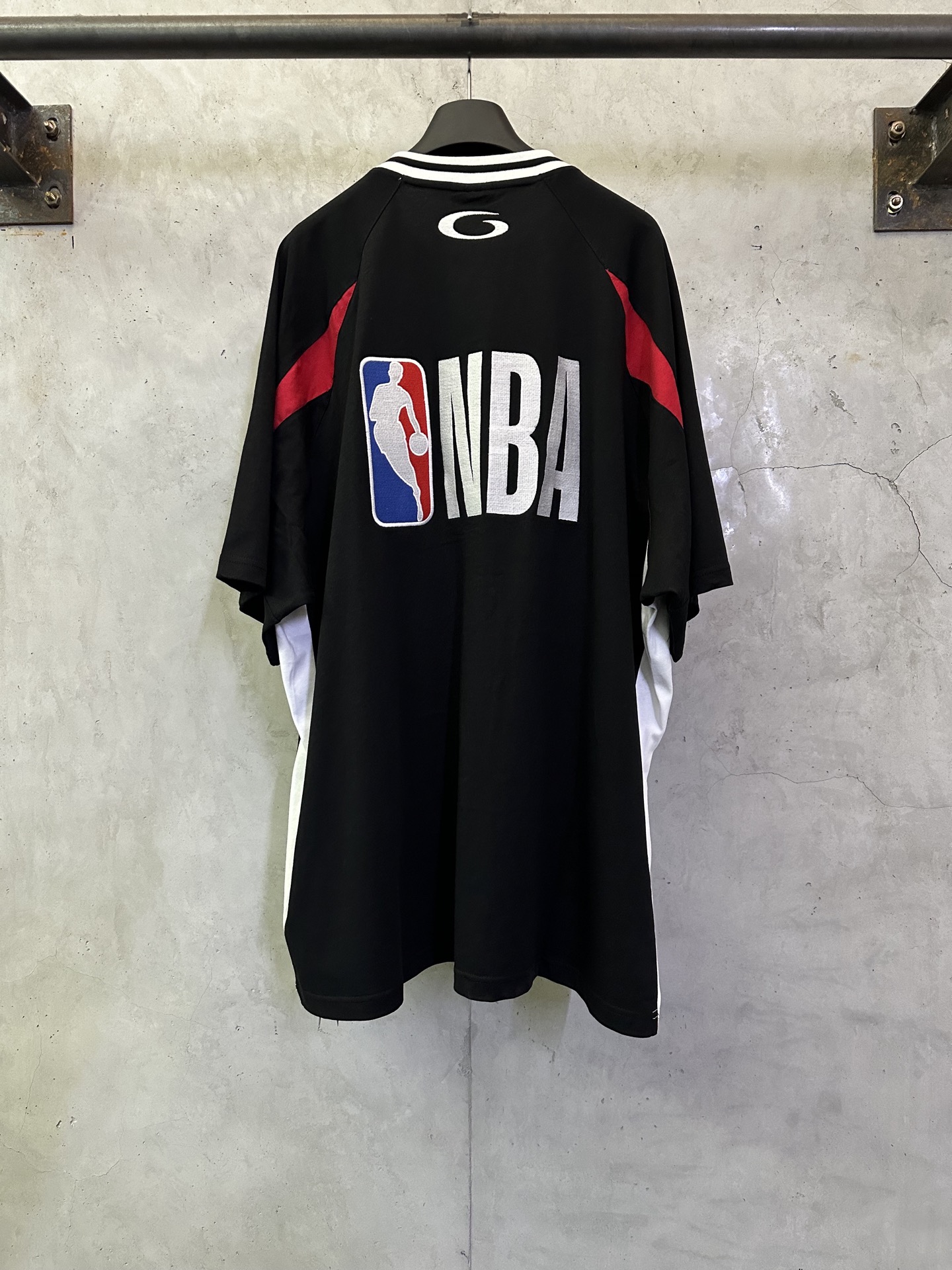 Balenciaga Balenciaga 巴黎世家 FW26 NBA联名系列10号球衣V领篮球衣短袖t恤
