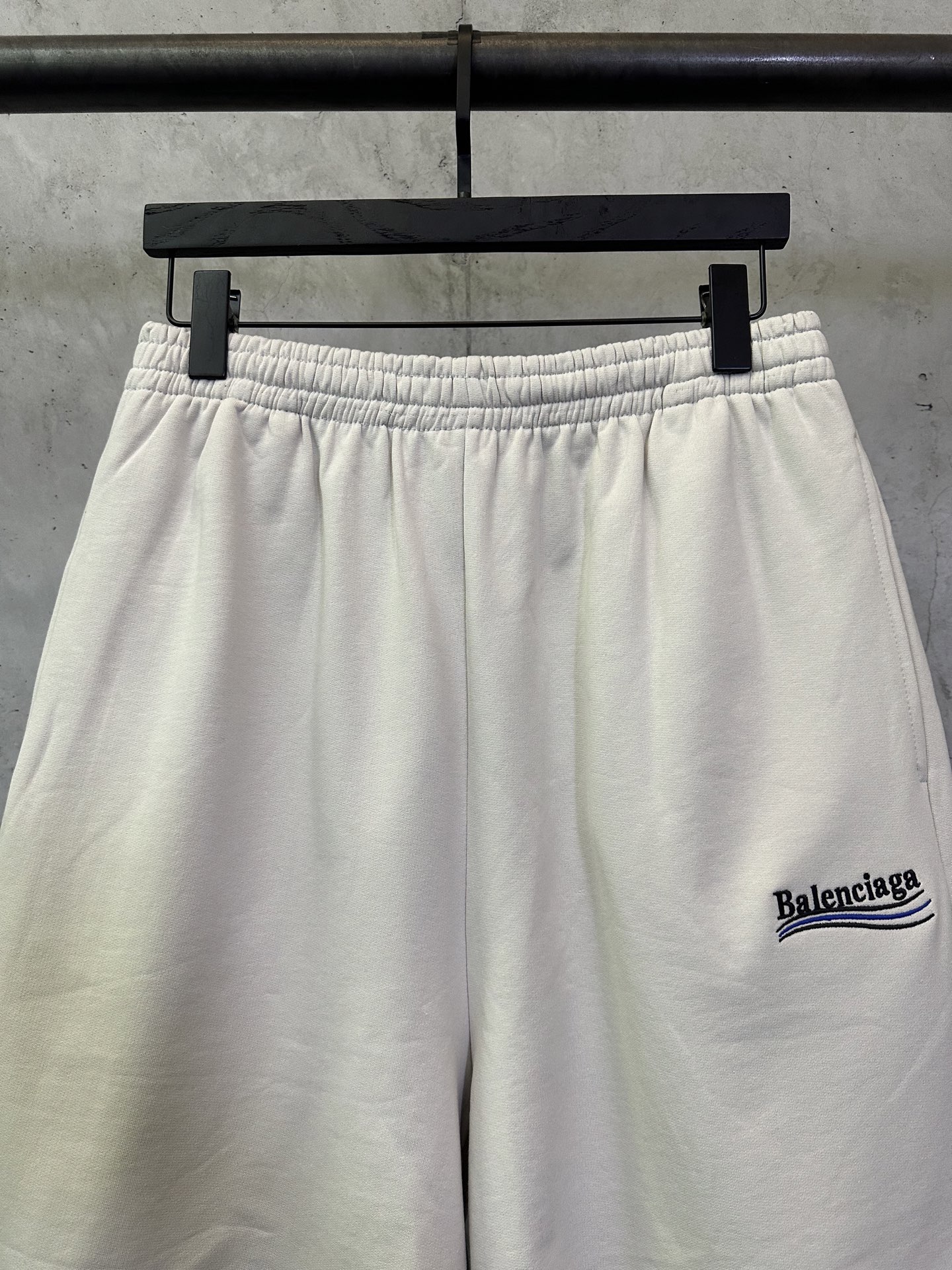 Balenciaga Balenciaga巴黎世家 25ss 可乐海浪logo刺绣休闲短裤