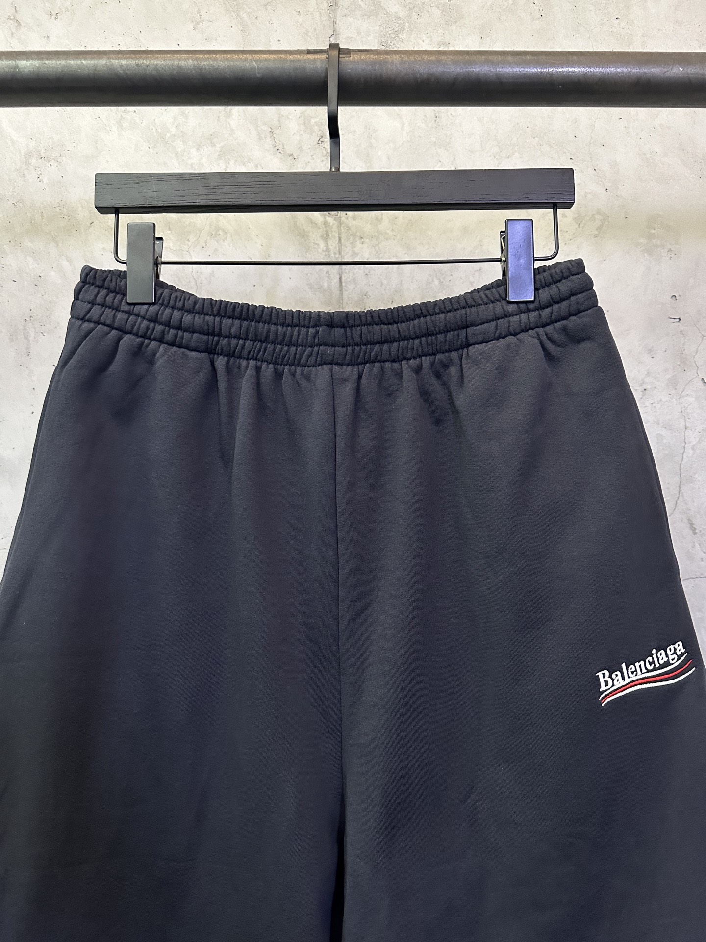 Balenciaga Balenciaga巴黎世家 25ss 可乐海浪logo刺绣休闲短裤