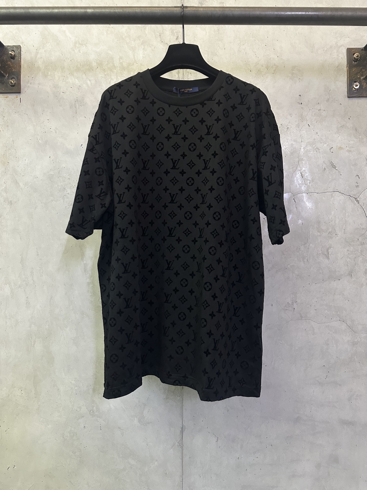 P125 LV Tejido flocado presbicia all-over estampado manga corta: Confeccionado en algodón fino original de un solo hilo…